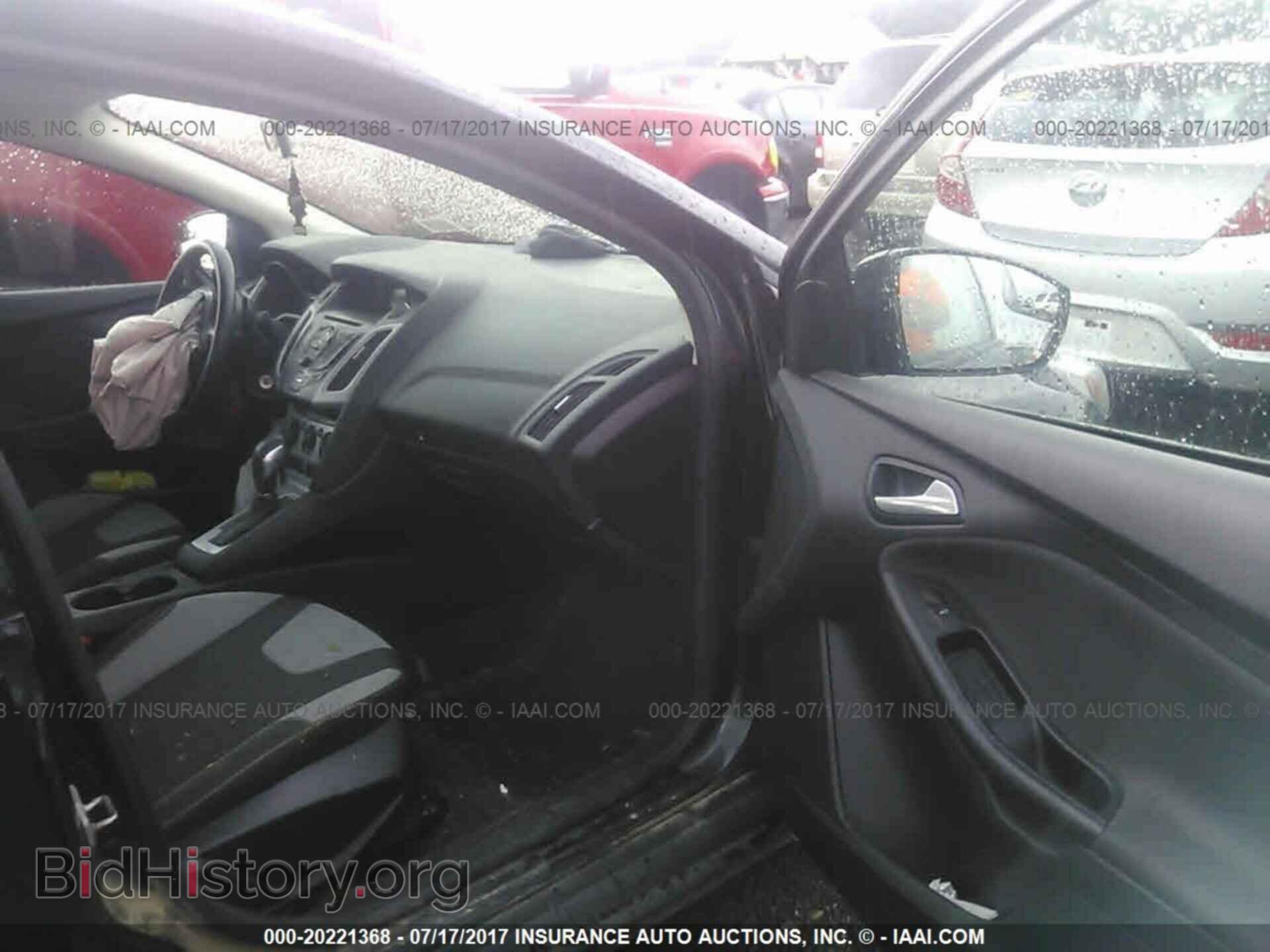 2014 Ford Focus - VIN: 1FADP3F25EL274359 - Photo 5