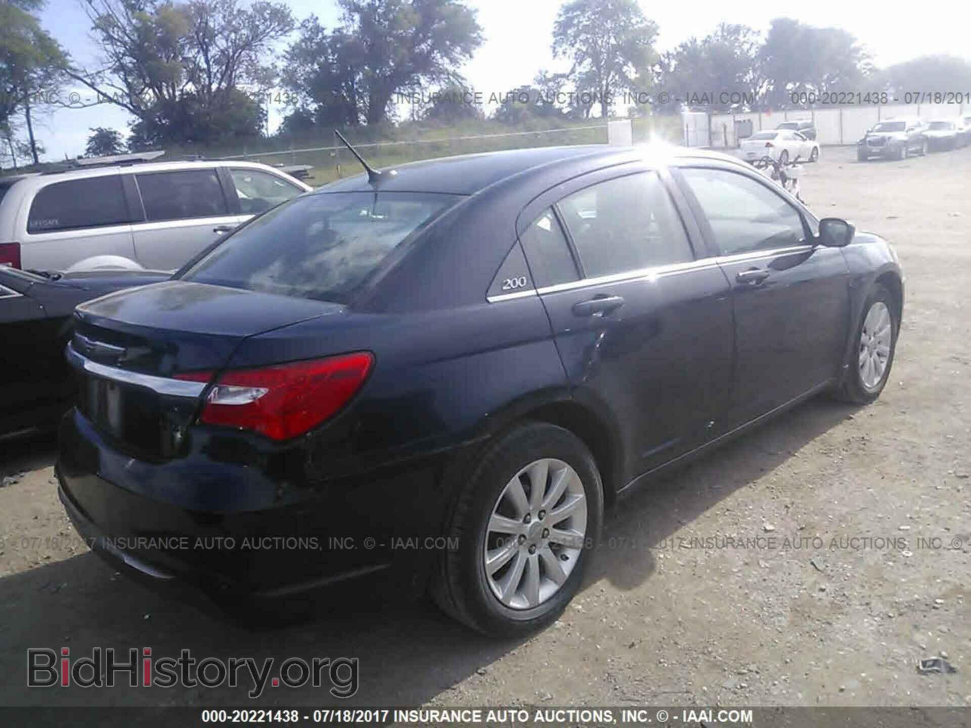 2011 Chrysler 200 - VIN: 1C3BC1FB2BN595295 - Фото 4