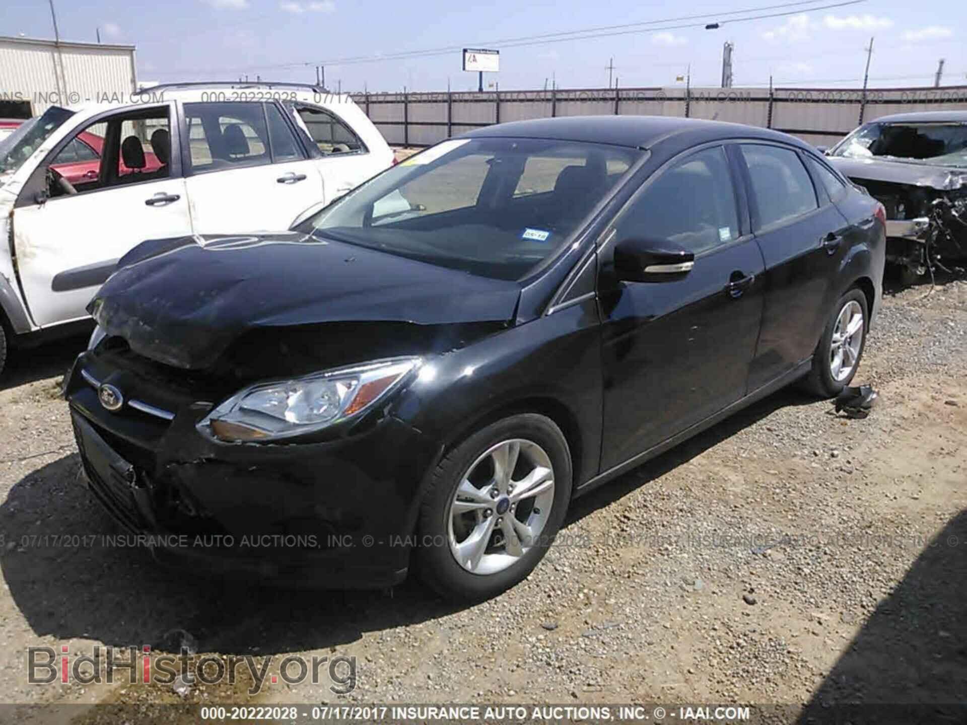 2014 Ford Focus - VIN: 1FADP3F28EL124200 - Photo 2