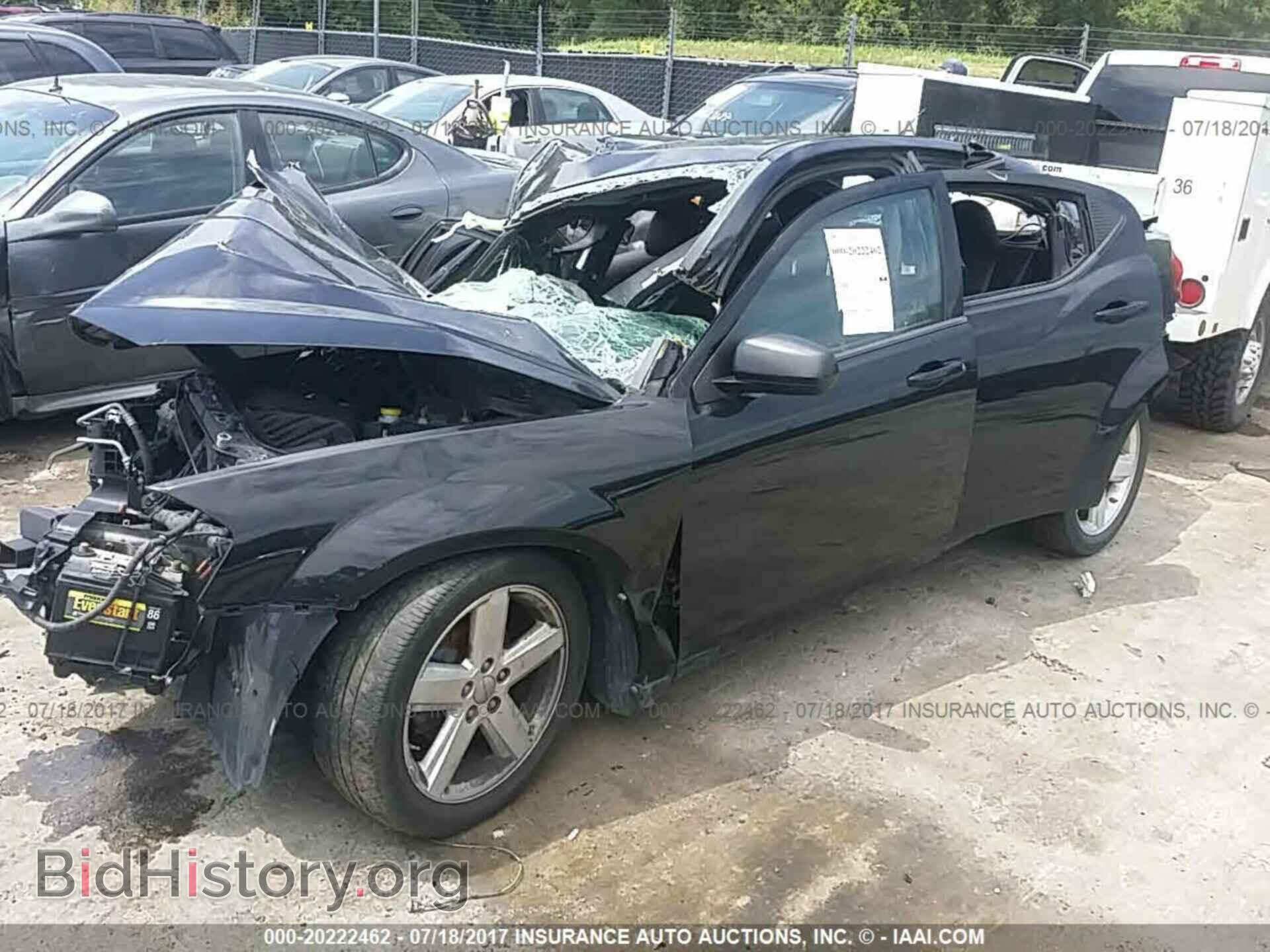 2011 Dodge Avenger - VIN: 1B3BD1FB1BN560886 - Фото 2