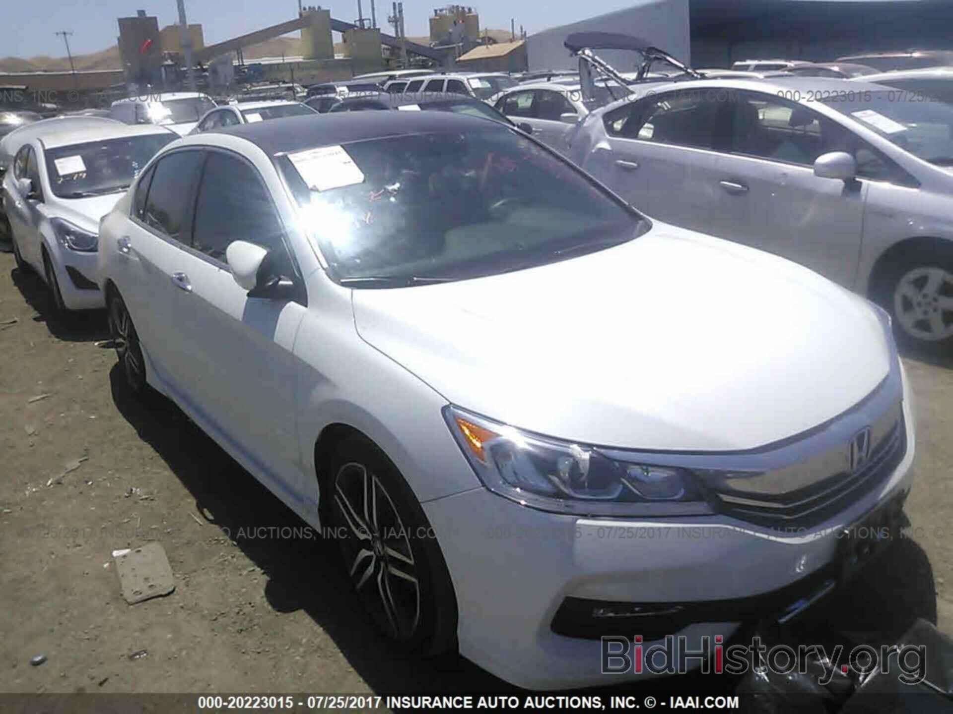 Photo 1HGCR2E56HA118578 - Honda Accord 2017