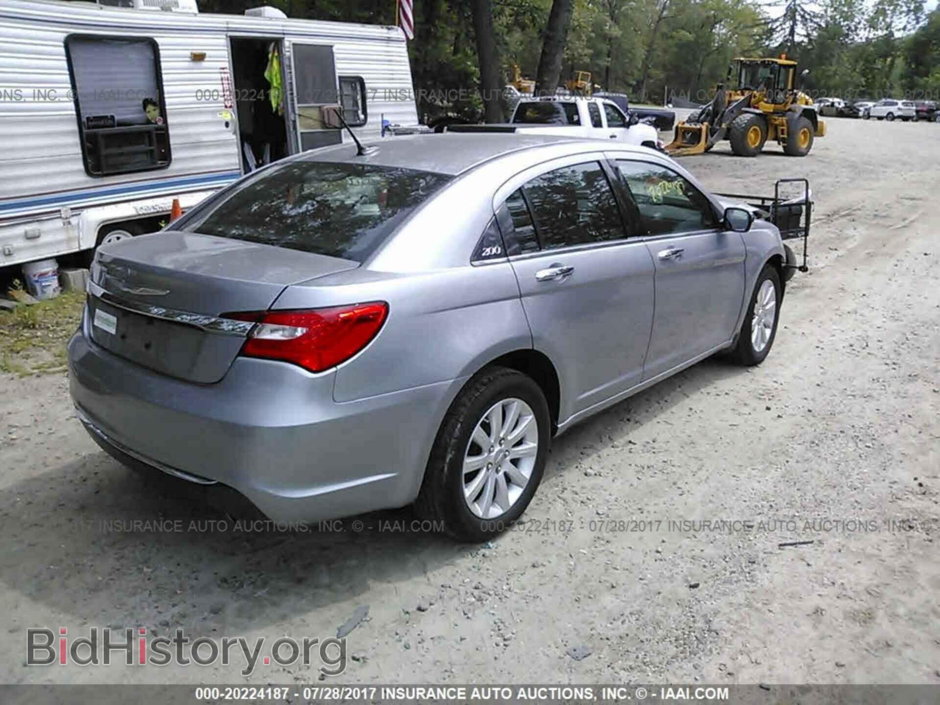 2013 Chrysler 200 - VIN: 1C3CCBCG9DN540162 - Фото 4
