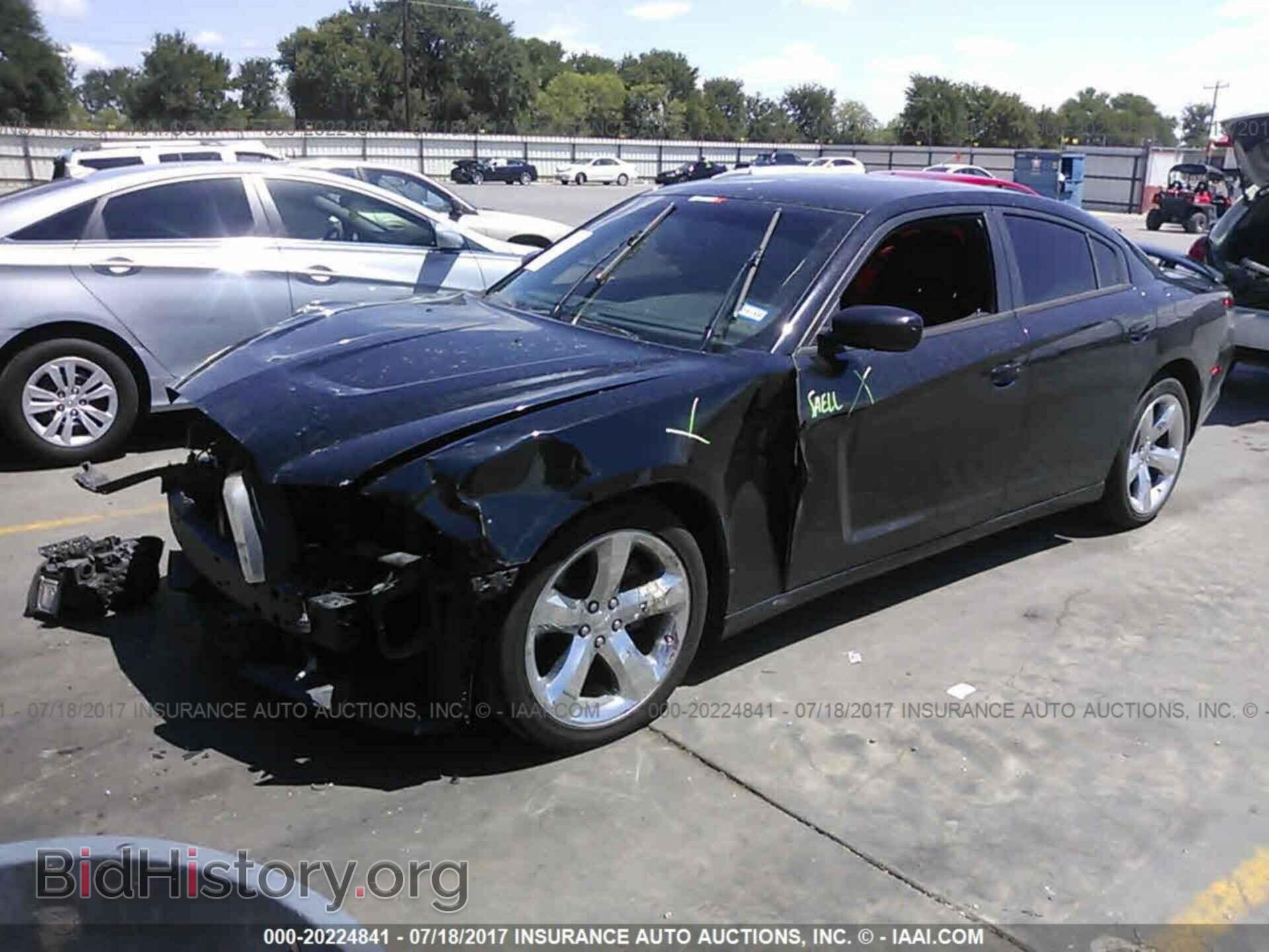 2014 Dodge Charger - VIN: 2C3CDXCT5EH102742 - Photo 2