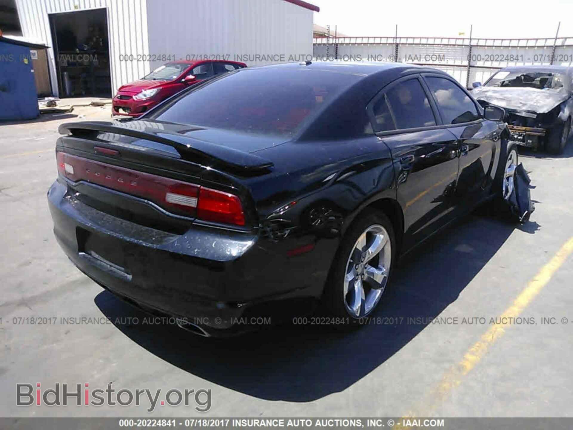2014 Dodge Charger - VIN: 2C3CDXCT5EH102742 - Photo 4