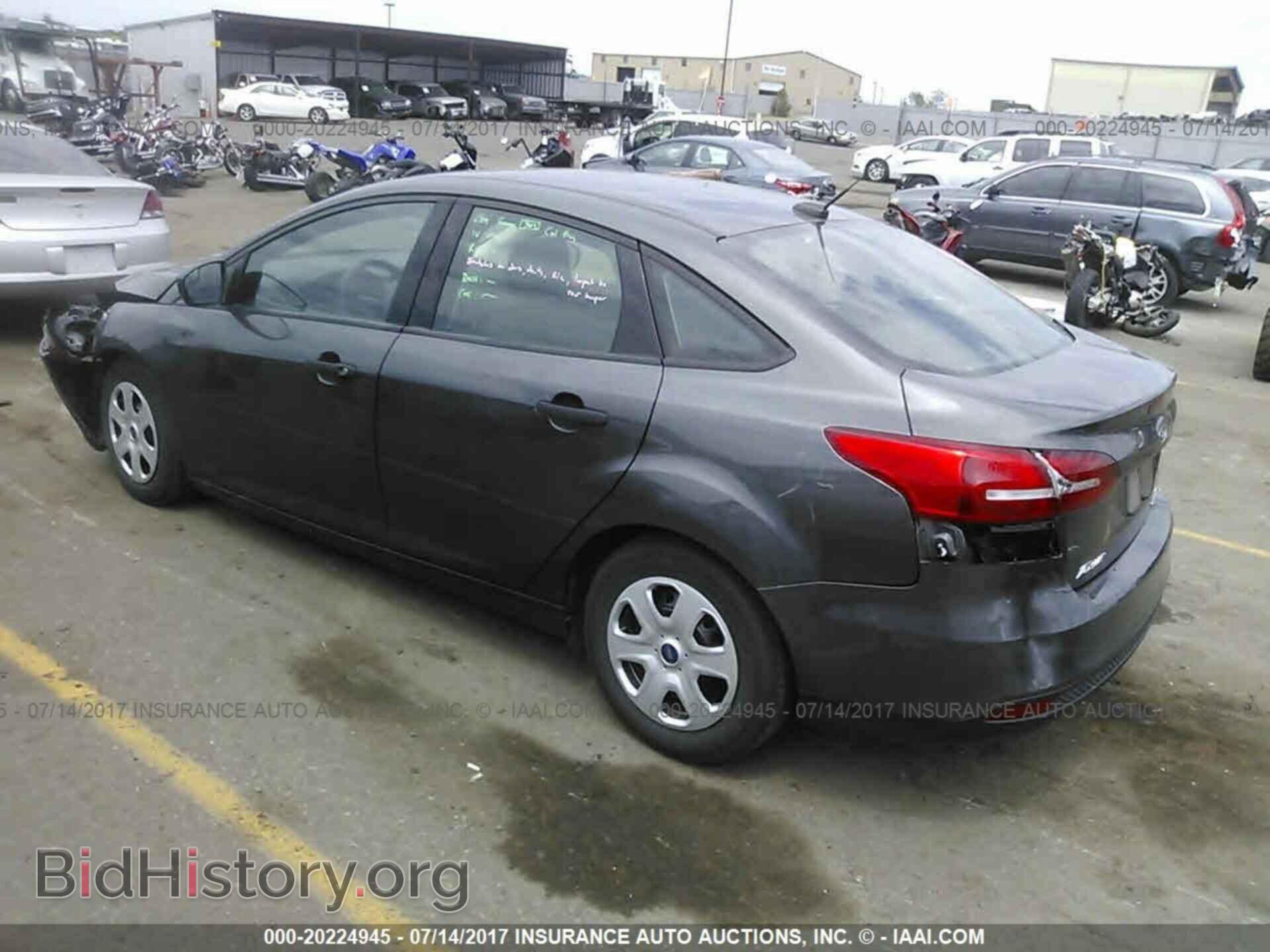 2015 Ford Focus - VIN: 1FADP3E24FL341133 - Photo 3