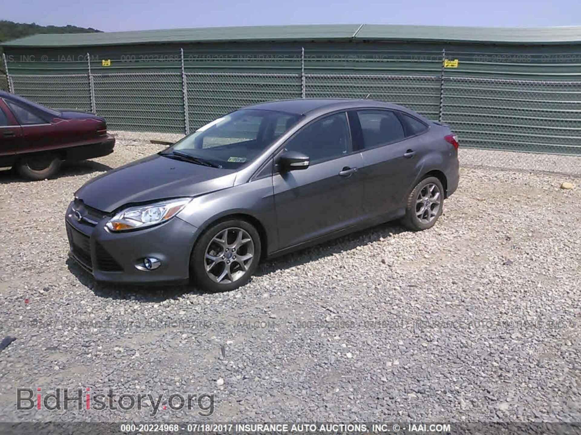 2014 Ford Focus - VIN: 1FADP3F27EL285606 - Фото 2