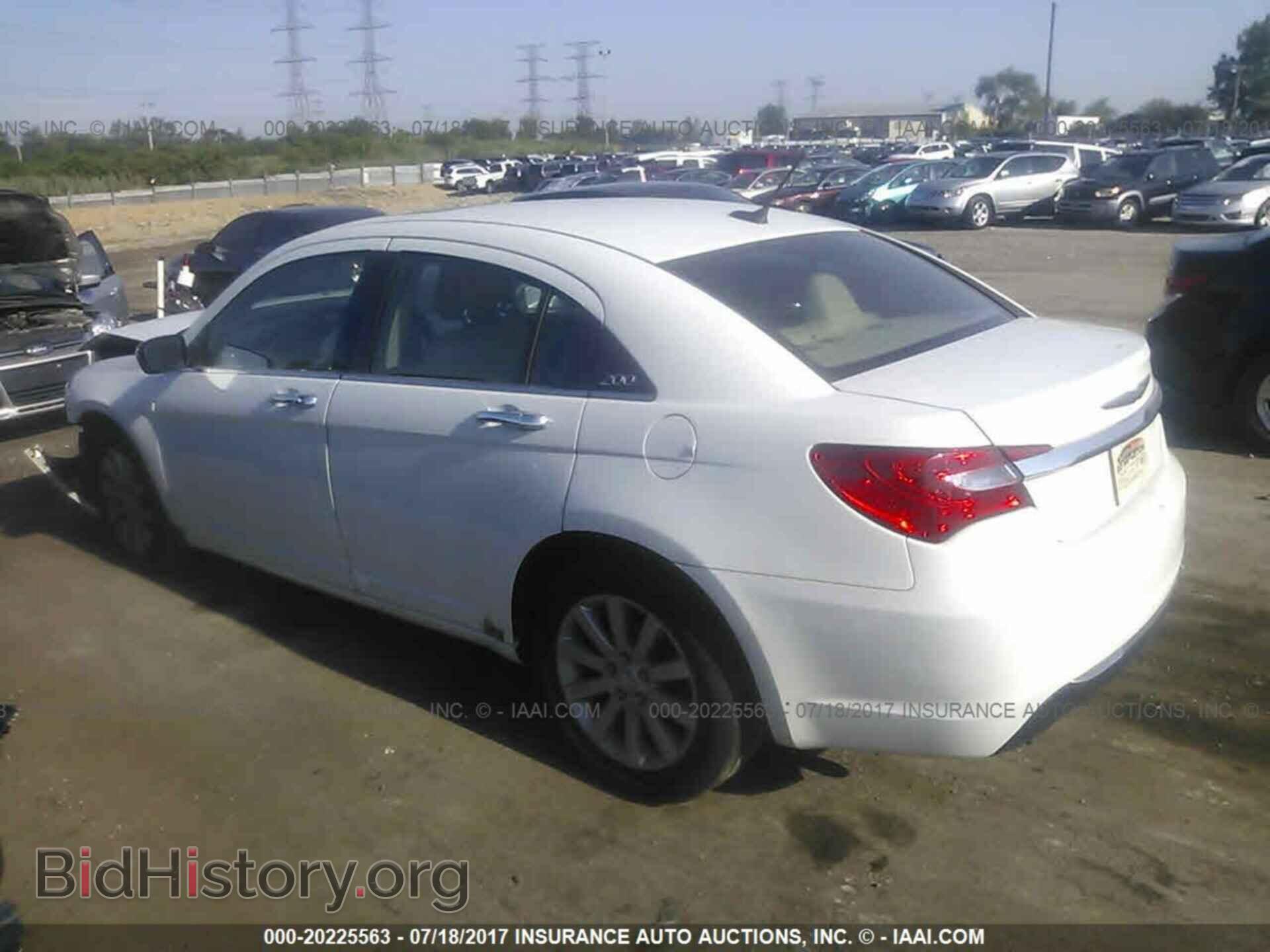 2014 Chrysler 200 - VIN: 1C3CCBCG7EN199247 - Фото 3