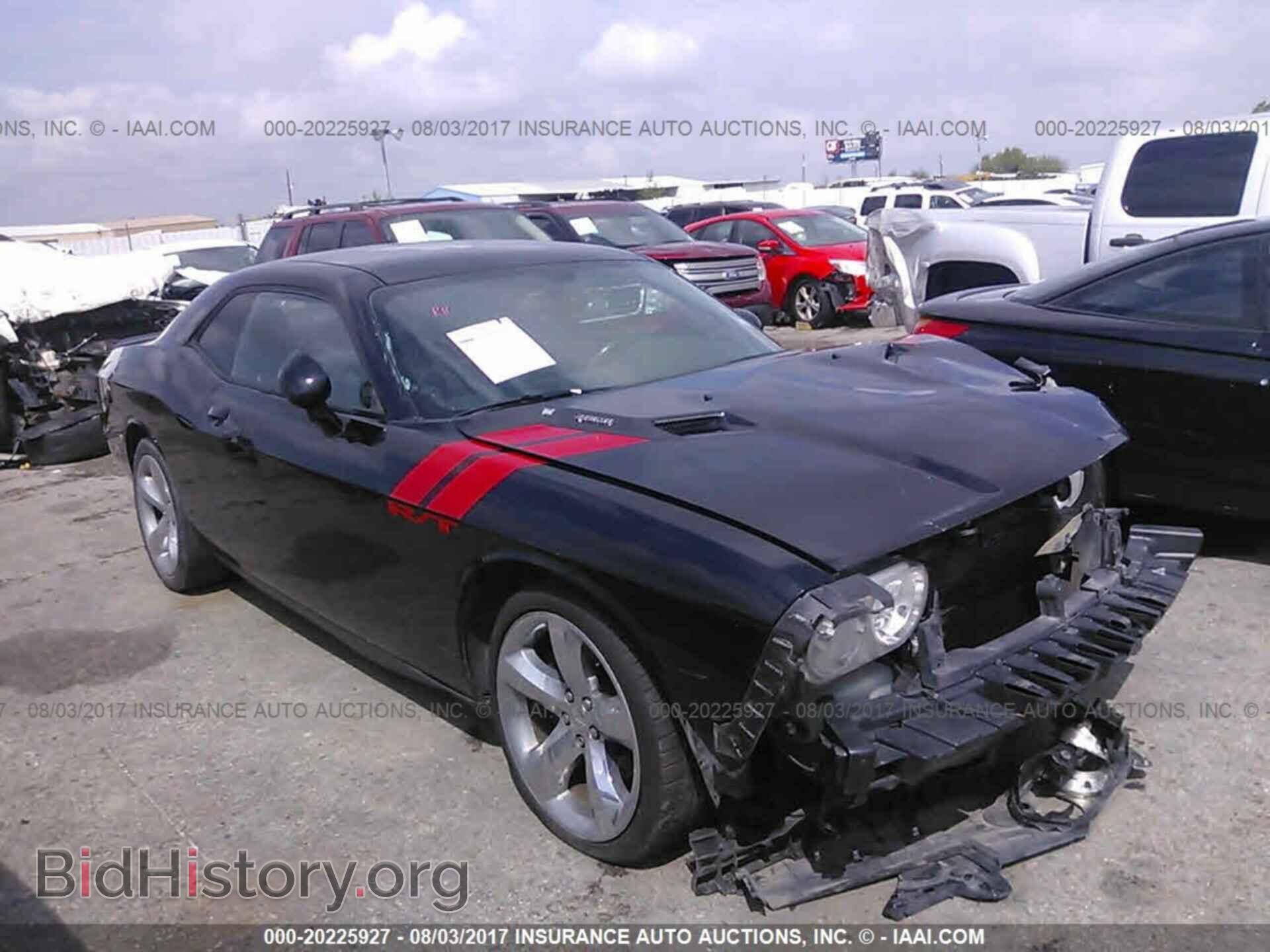 Photo 2C3CDYBT9DH517827 - Dodge Challenger 2013