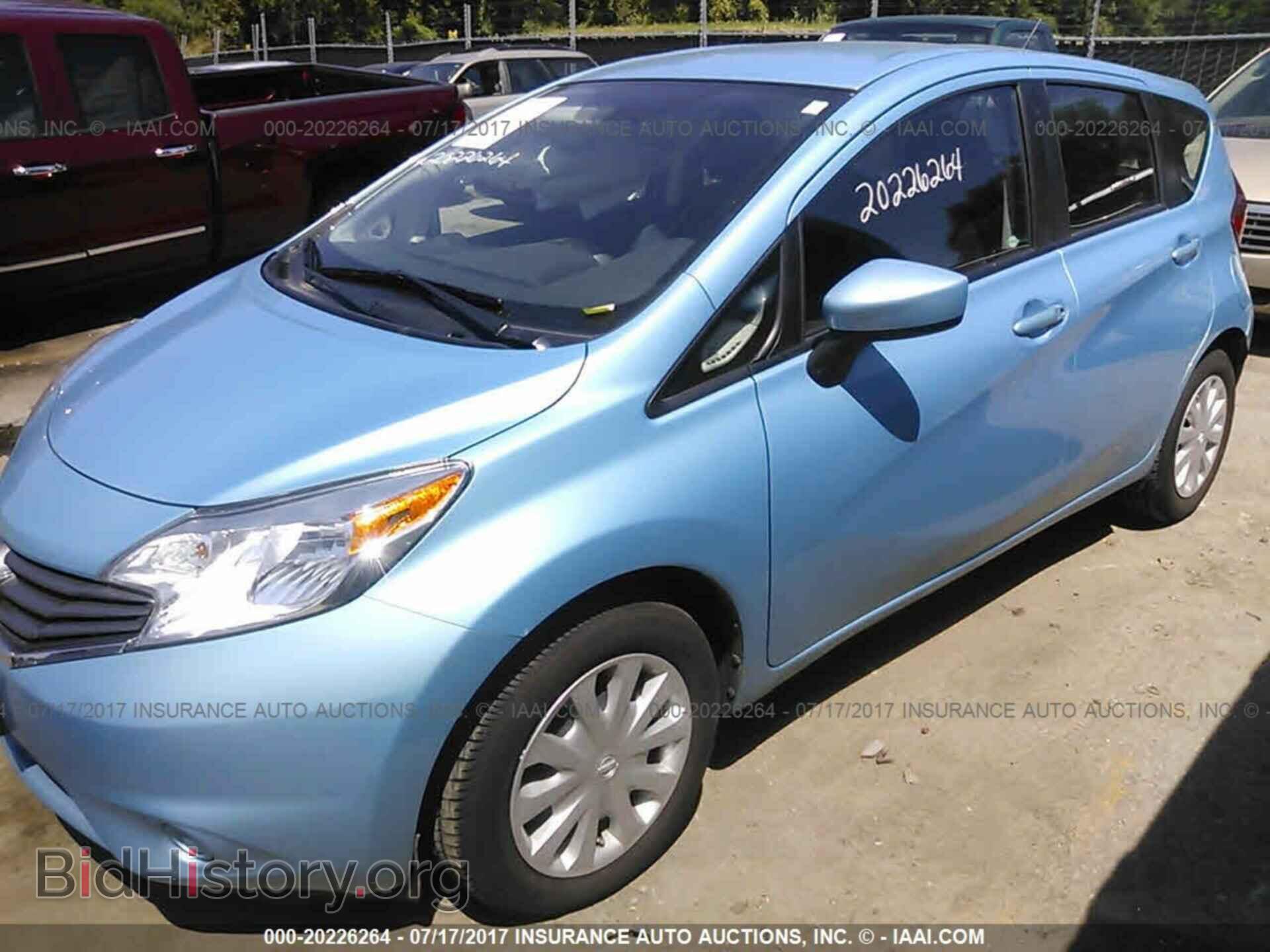 2015 Nissan Versa note - VIN: 3N1CE2CP4FL422208 - Photo 2