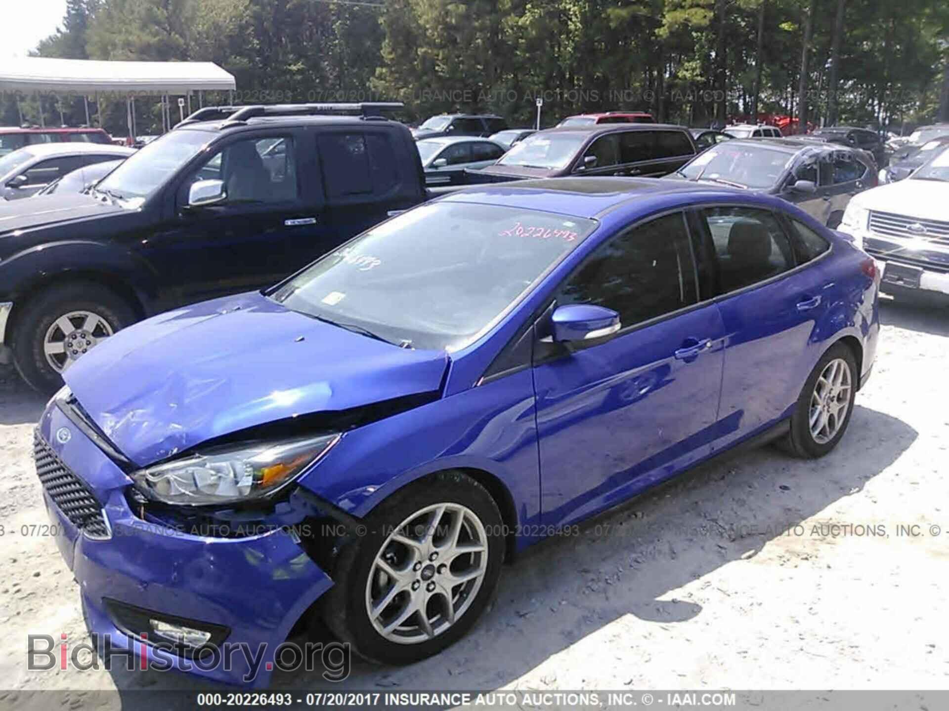 2015 Ford Focus - VIN: 1FADP3F2XFL291837 - Photo 2