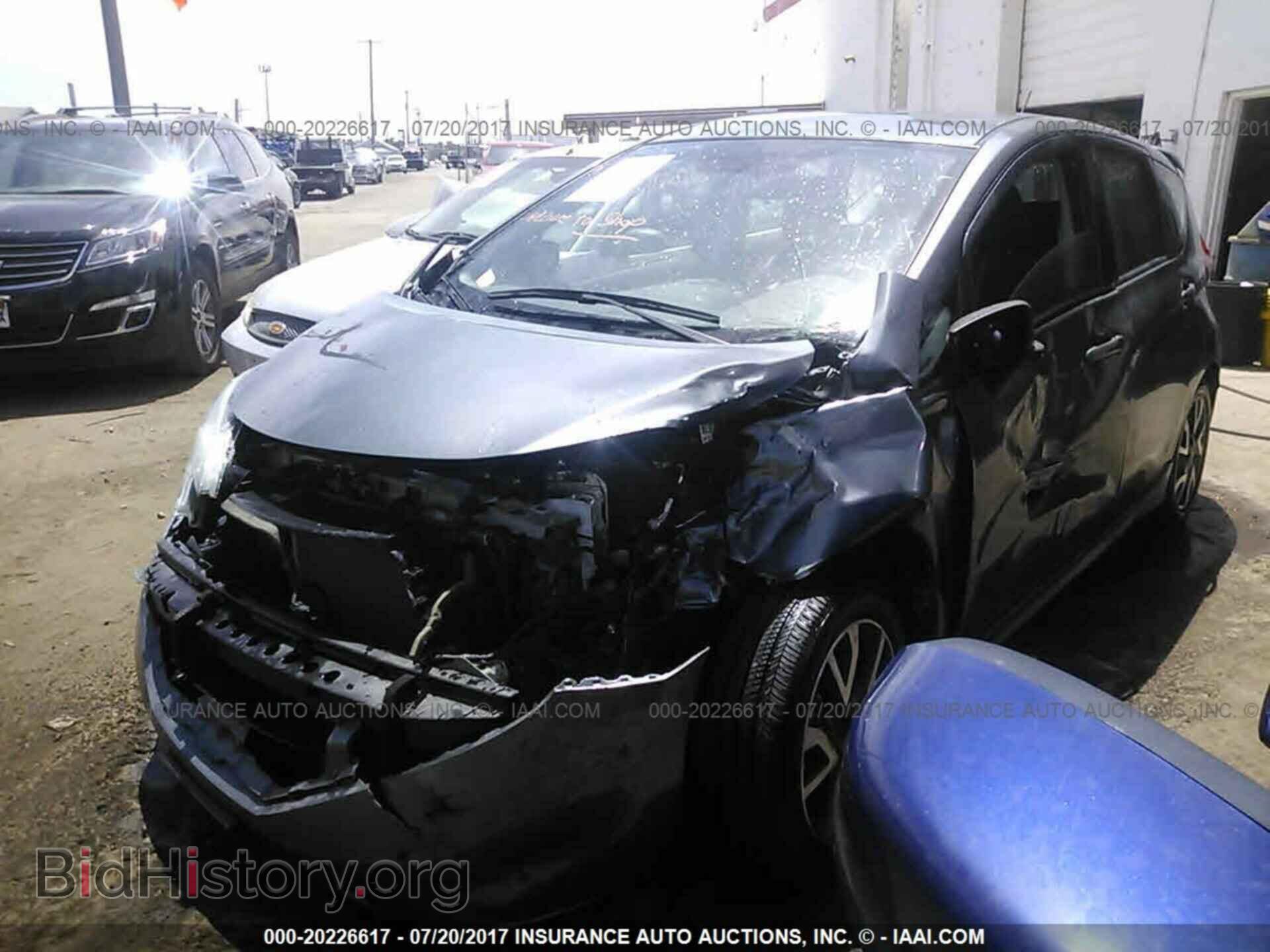 2016 Nissan Versa note - VIN: 3N1CE2CP2GL405747 - Photo 2