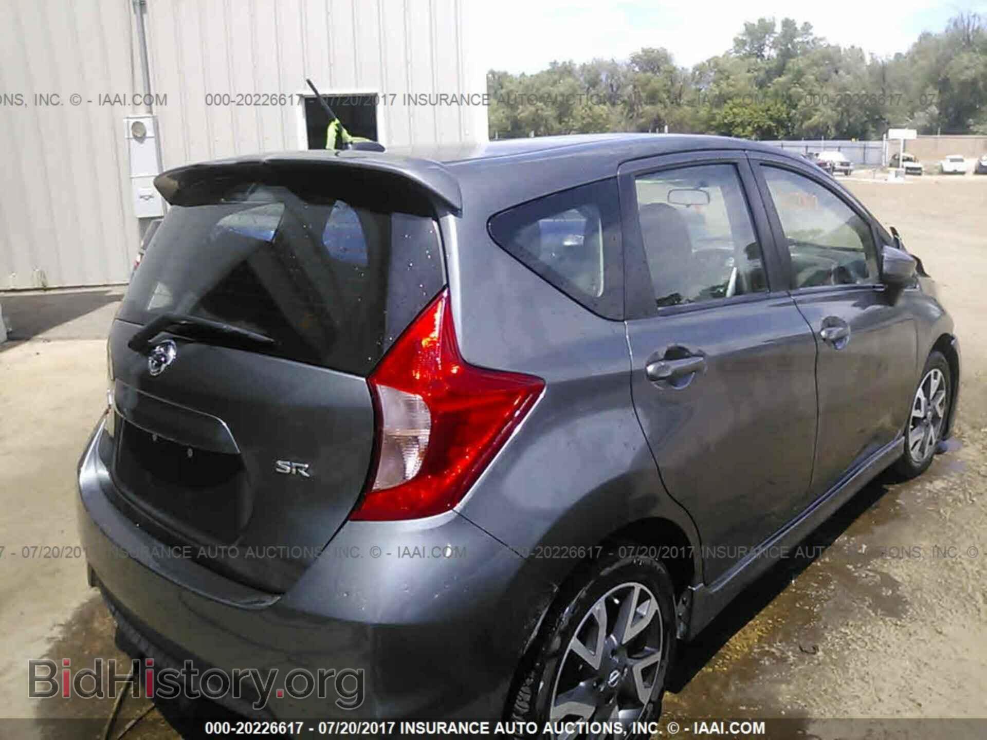 2016 Nissan Versa note - VIN: 3N1CE2CP2GL405747 - Photo 4