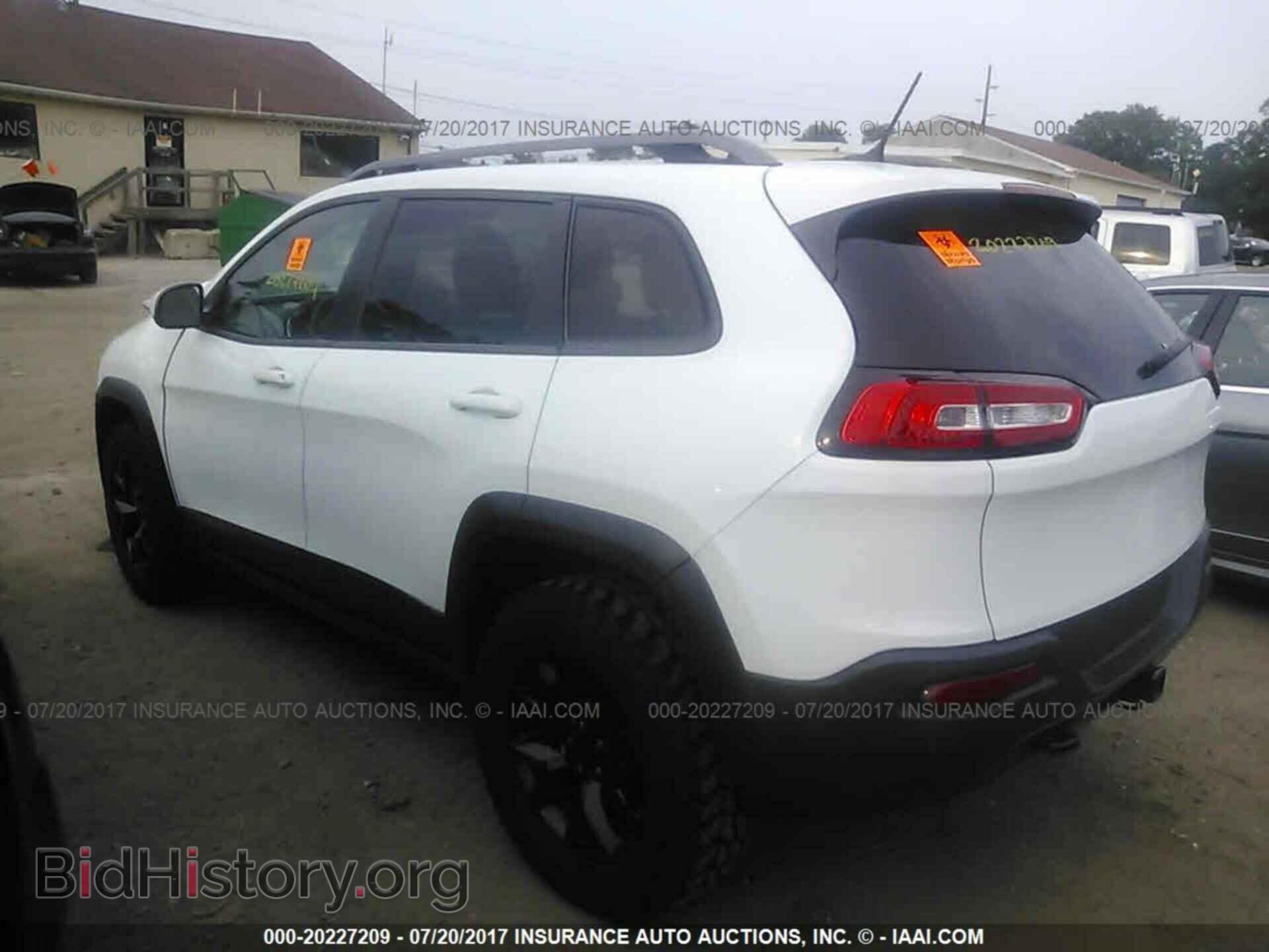 2014 Jeep Cherokee - VIN: 1C4PJMBS8EW210254 - Photo 3