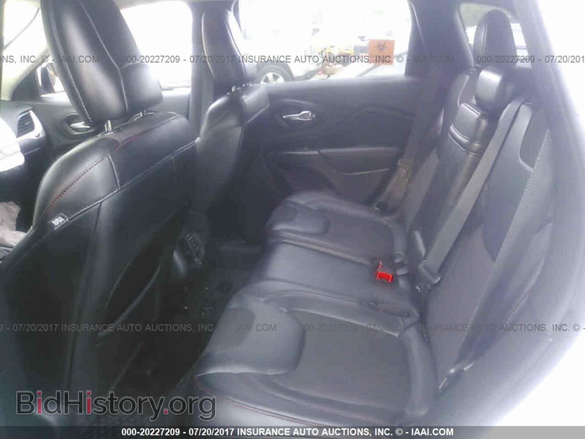 2014 Jeep Cherokee - VIN: 1C4PJMBS8EW210254 - Photo 8
