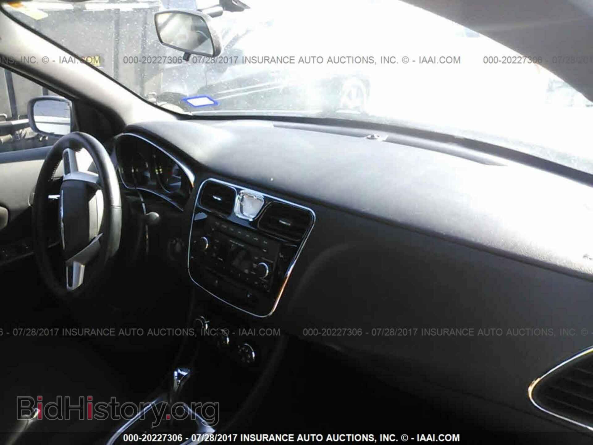 2014 Chrysler 200 - VIN: 1C3CCBBB0EN119762 - Photo 5