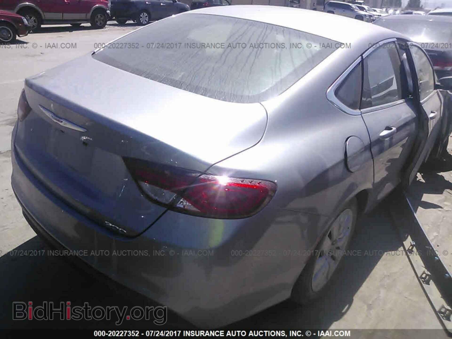 2016 Chrysler 200 - VIN: 1C3CCCFB8GN171479 - Photo 4