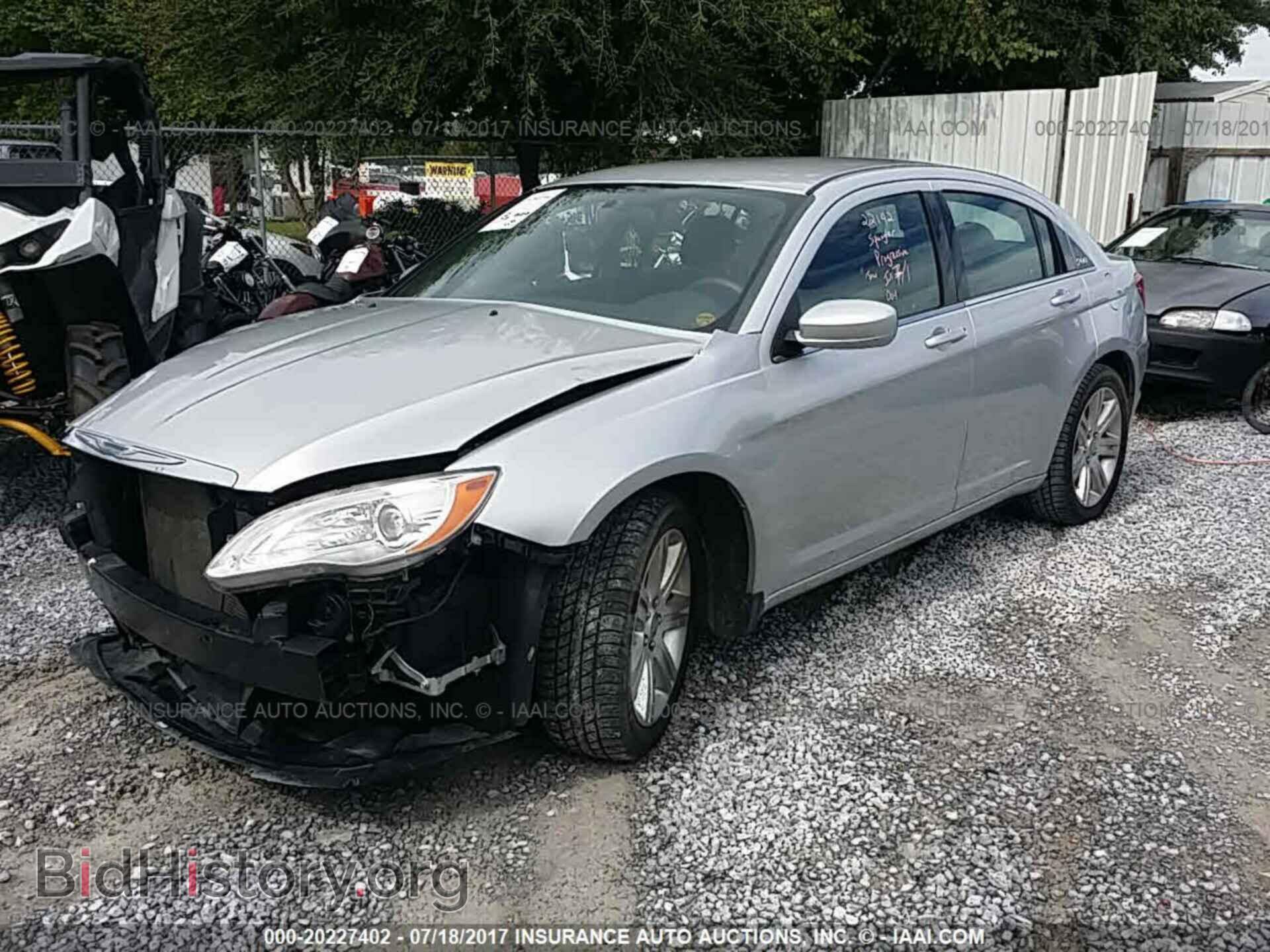 2012 Chrysler 200 - VIN: 1C3CCBAB8CN180078 - Photo 2