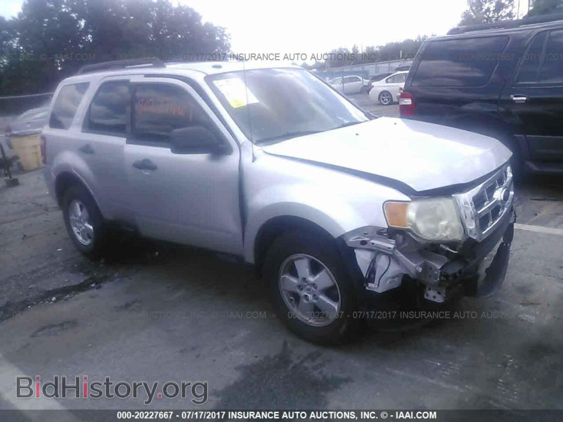 Photo 1FMCU0D76BKA93277 - Ford Escape 2011