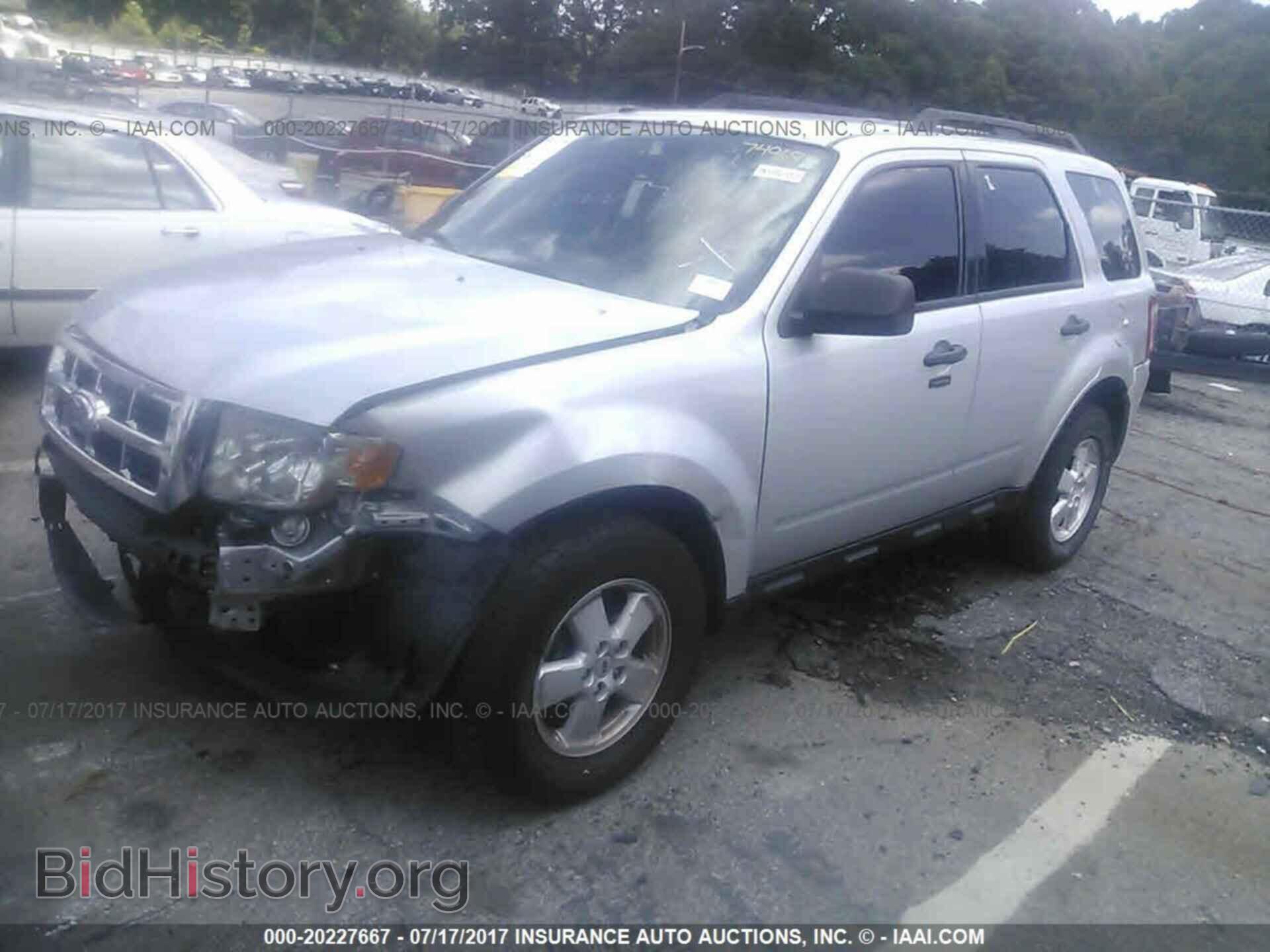 2011 Ford Escape - VIN: 1FMCU0D76BKA93277 - Photo 2