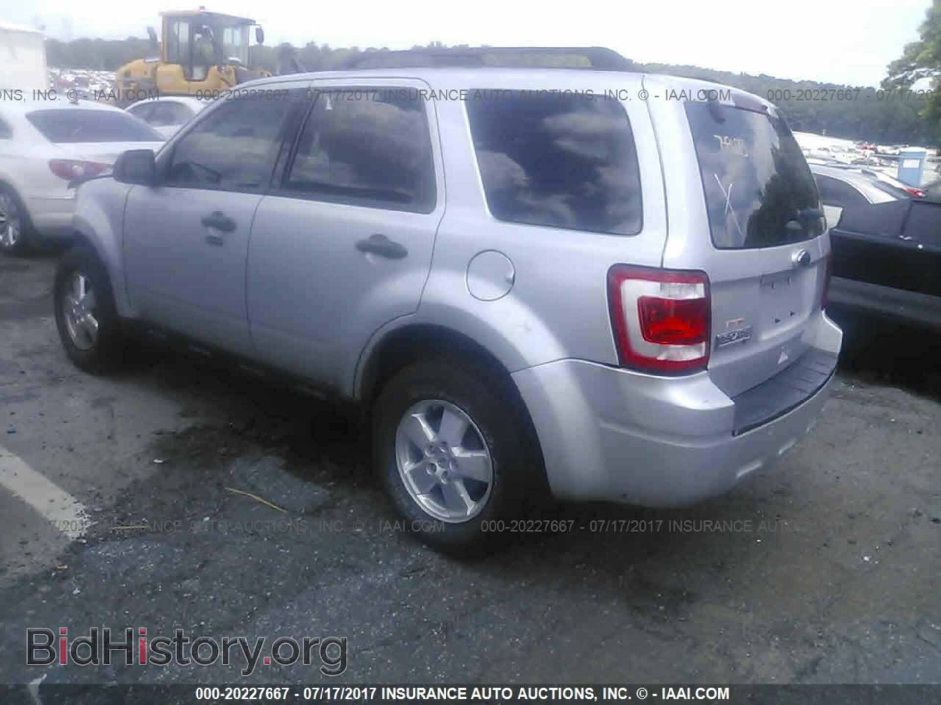 2011 Ford Escape - VIN: 1FMCU0D76BKA93277 - Photo 3