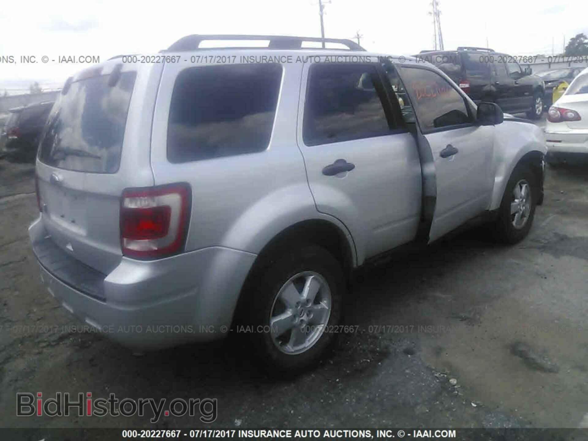 2011 Ford Escape - VIN: 1FMCU0D76BKA93277 - Photo 4