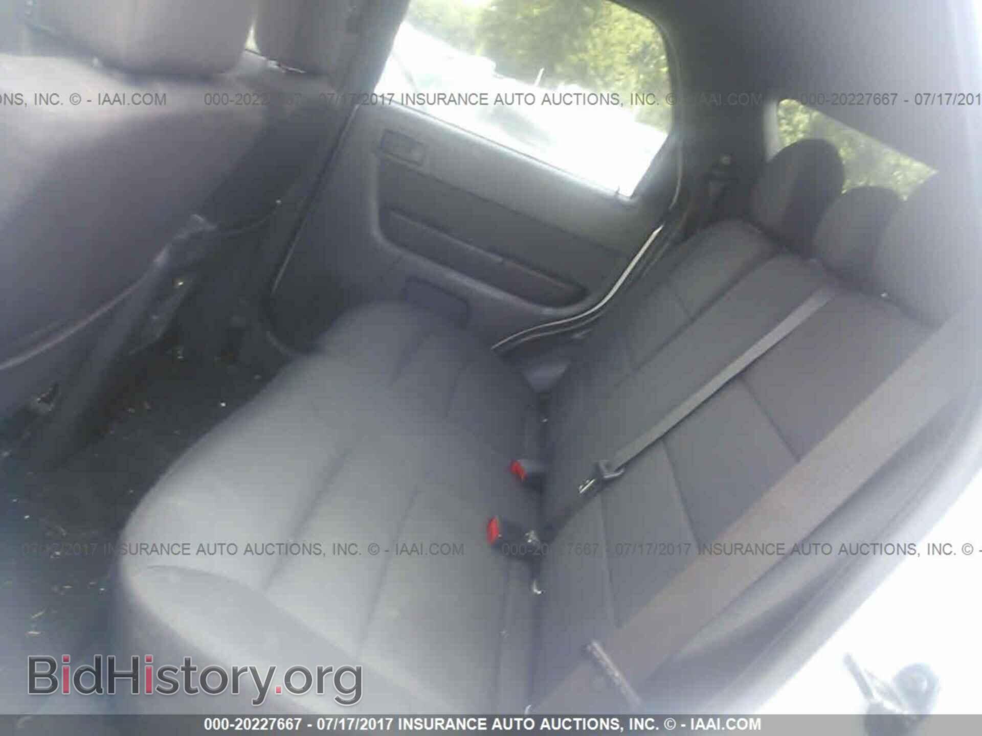 2011 Ford Escape - VIN: 1FMCU0D76BKA93277 - Photo 8
