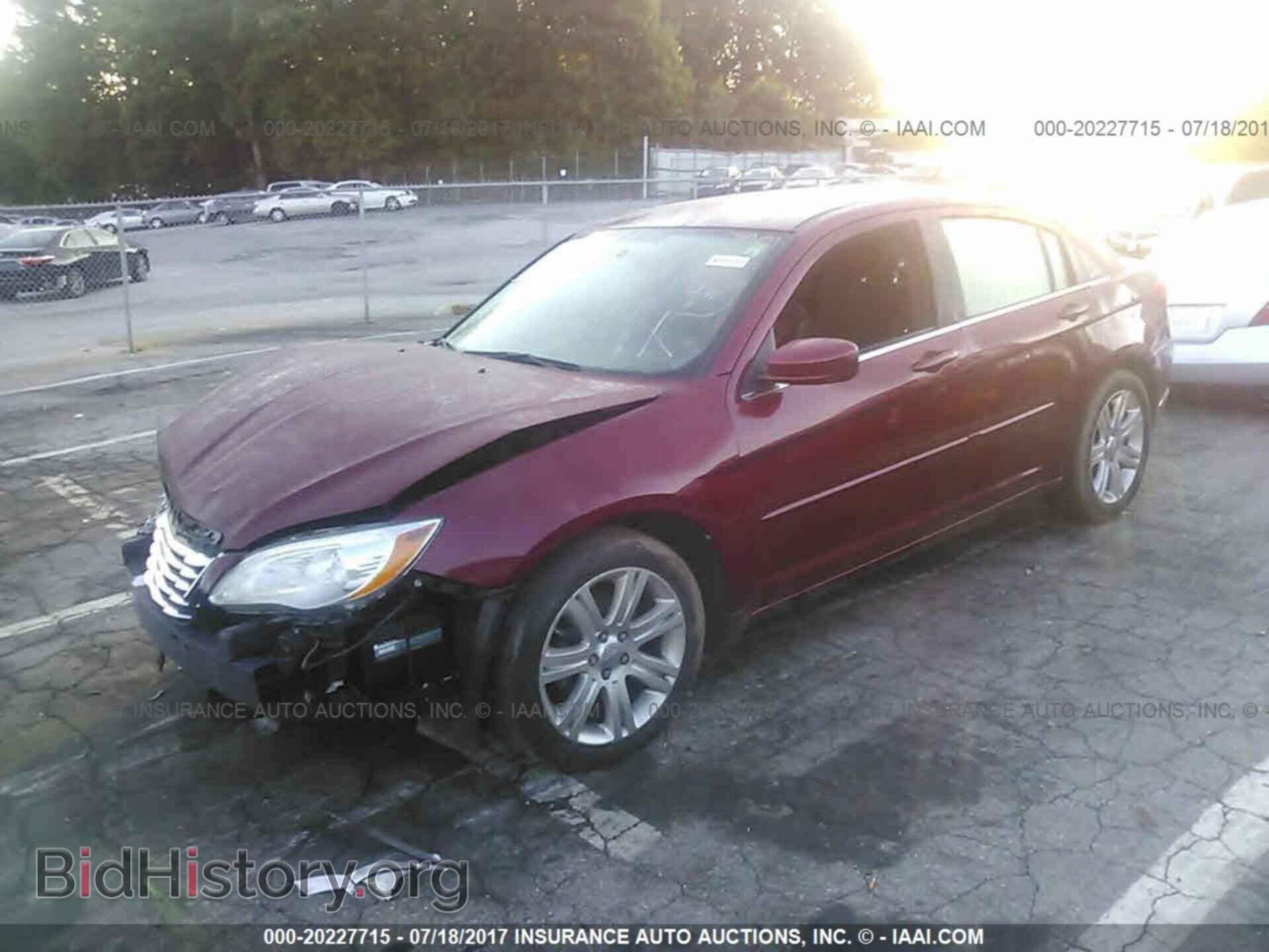 2013 Chrysler 200 - VIN: 1C3CCBBB6DN732497 - Photo 2