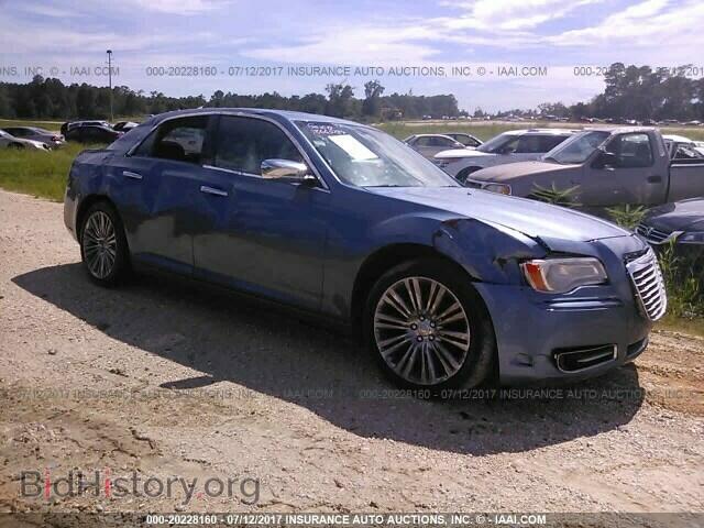 Photo 2C3CA6CT3BH596095 - Chrysler 300c 2011