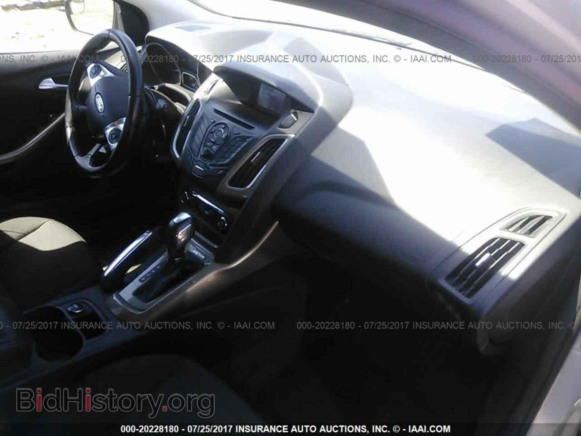 2012 Ford Focus - VIN: 1FAHP3M28CL161975 - Photo 5
