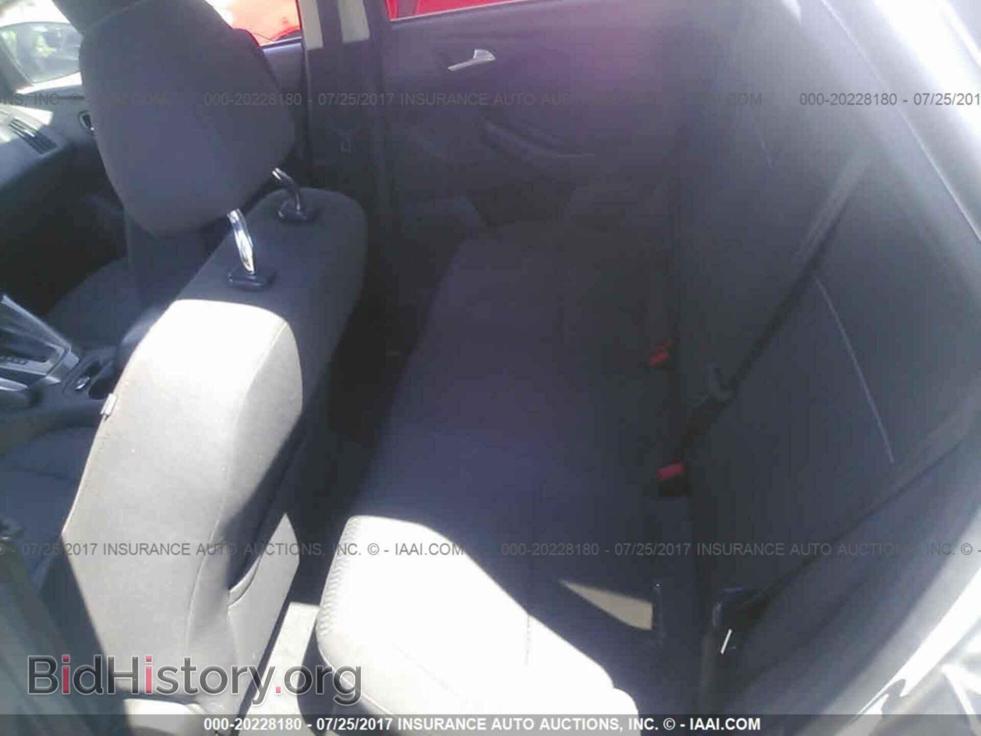 2012 Ford Focus - VIN: 1FAHP3M28CL161975 - Photo 8