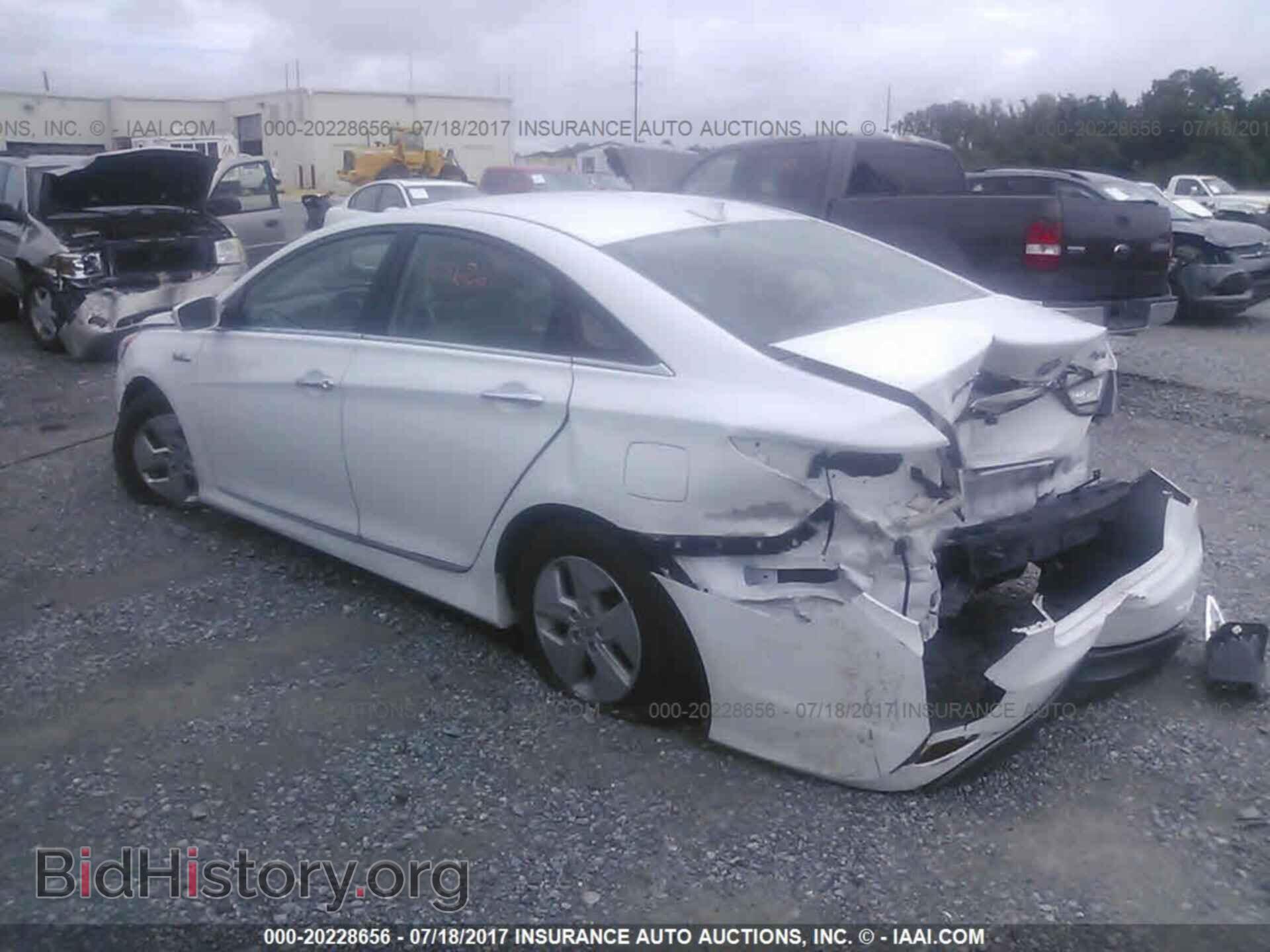 2012 Hyundai Sonata - VIN: KMHEC4A43CA028844 - Фото 3