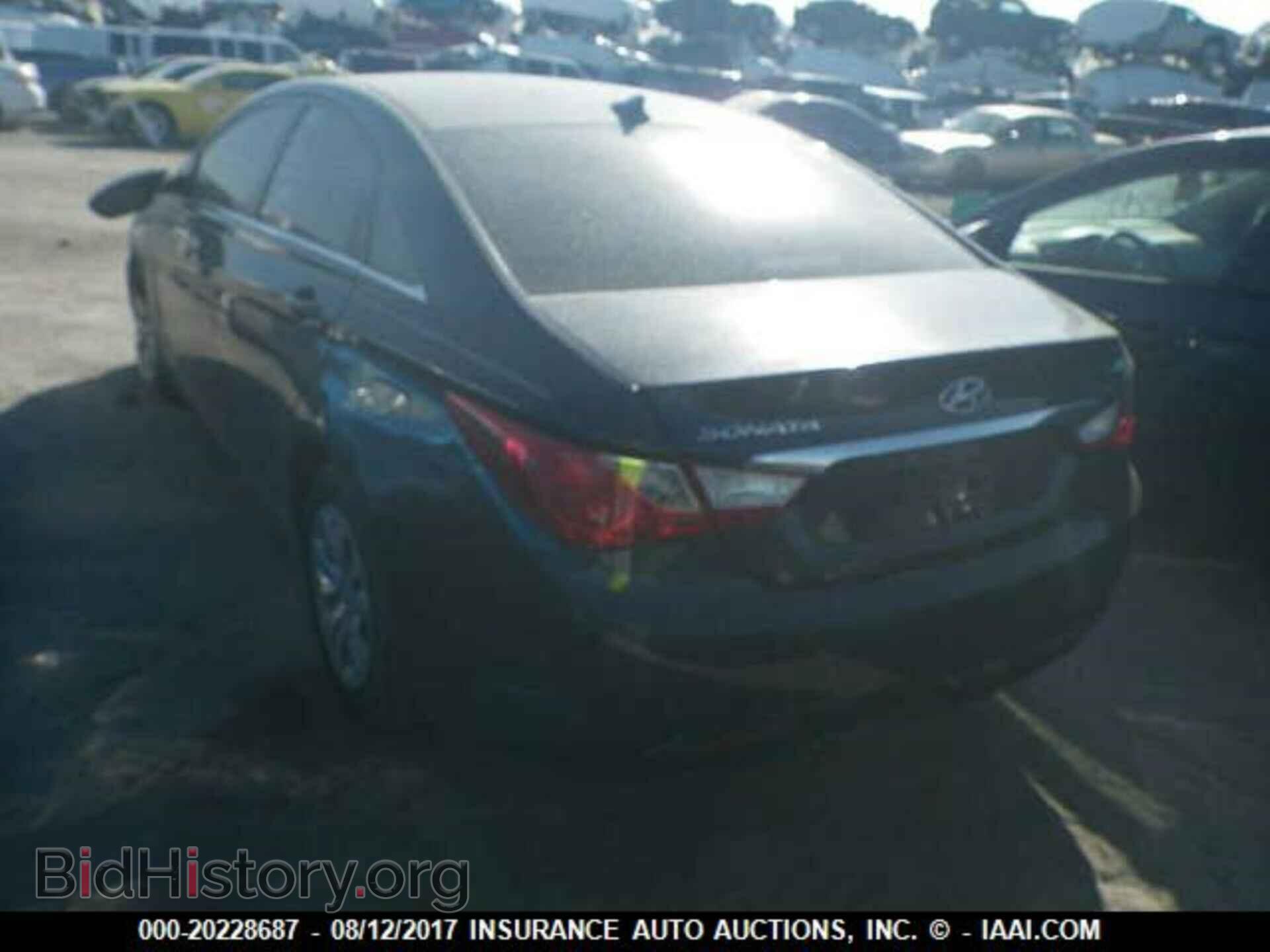 2012 Hyundai Sonata - VIN: 5NPEB4AC7CH319502 - Photo 3