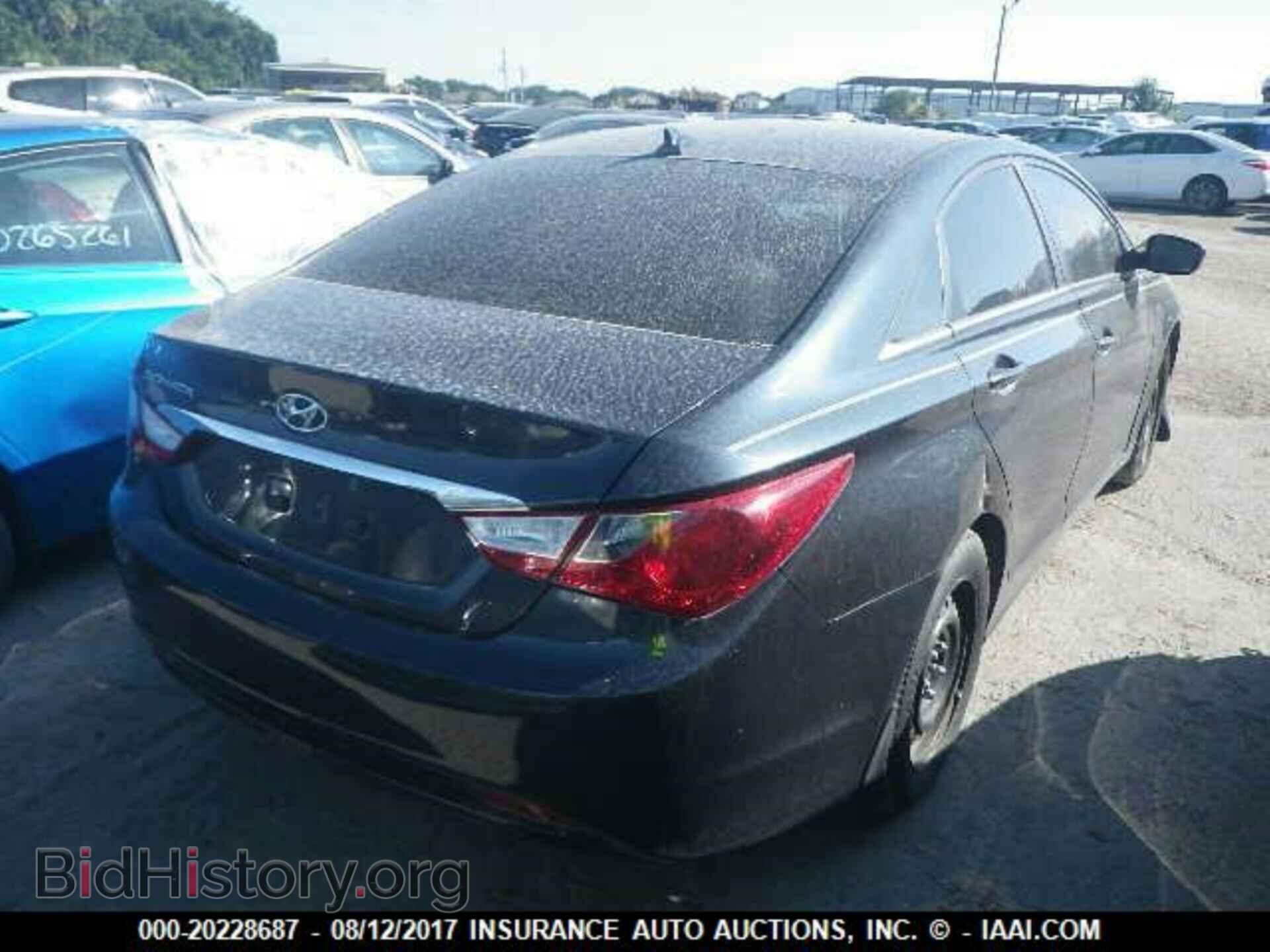 2012 Hyundai Sonata - VIN: 5NPEB4AC7CH319502 - Photo 4