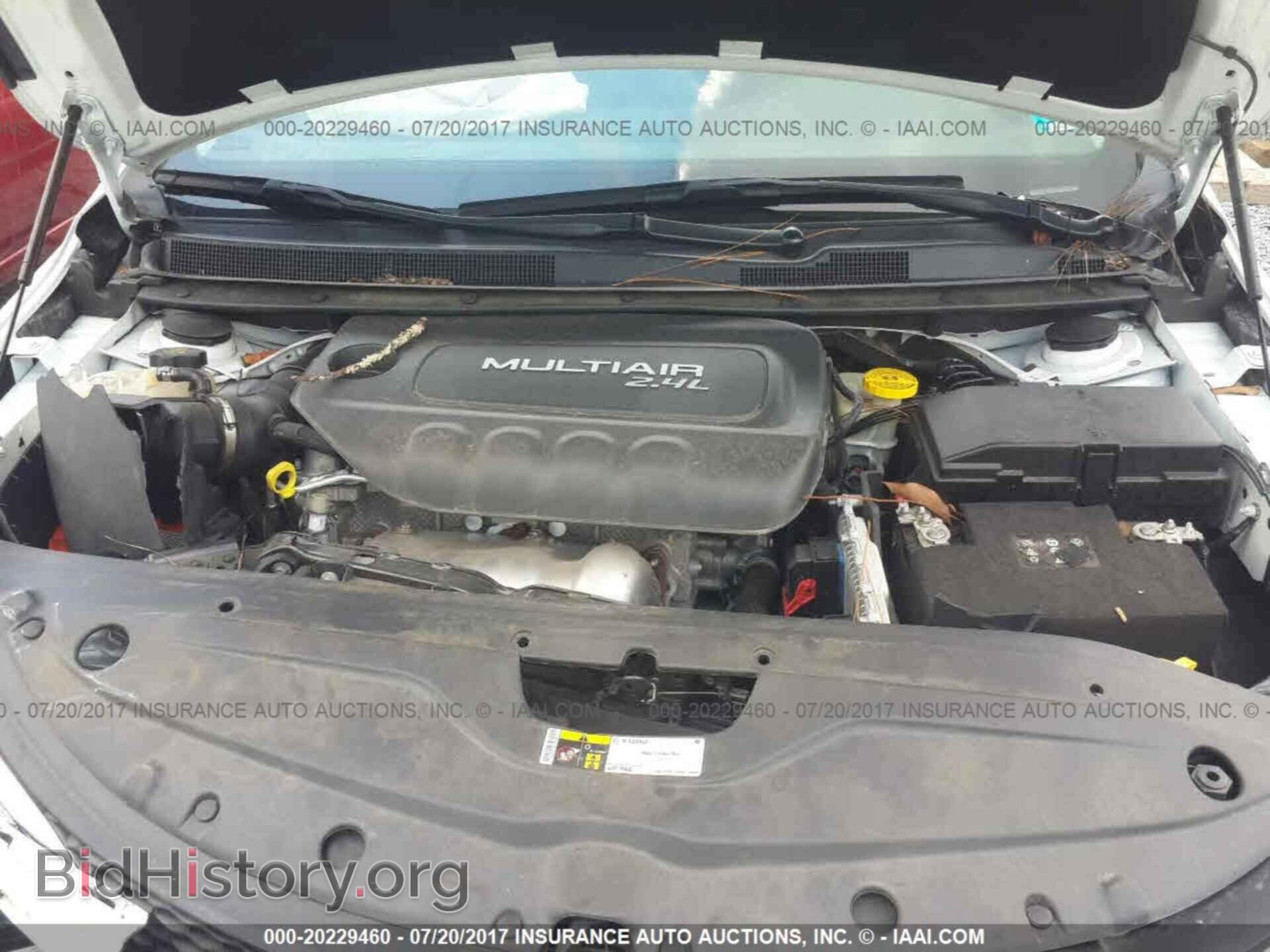 2016 Chrysler 200 - VIN: 1C3CCCAB0GN112949 - Photo 10