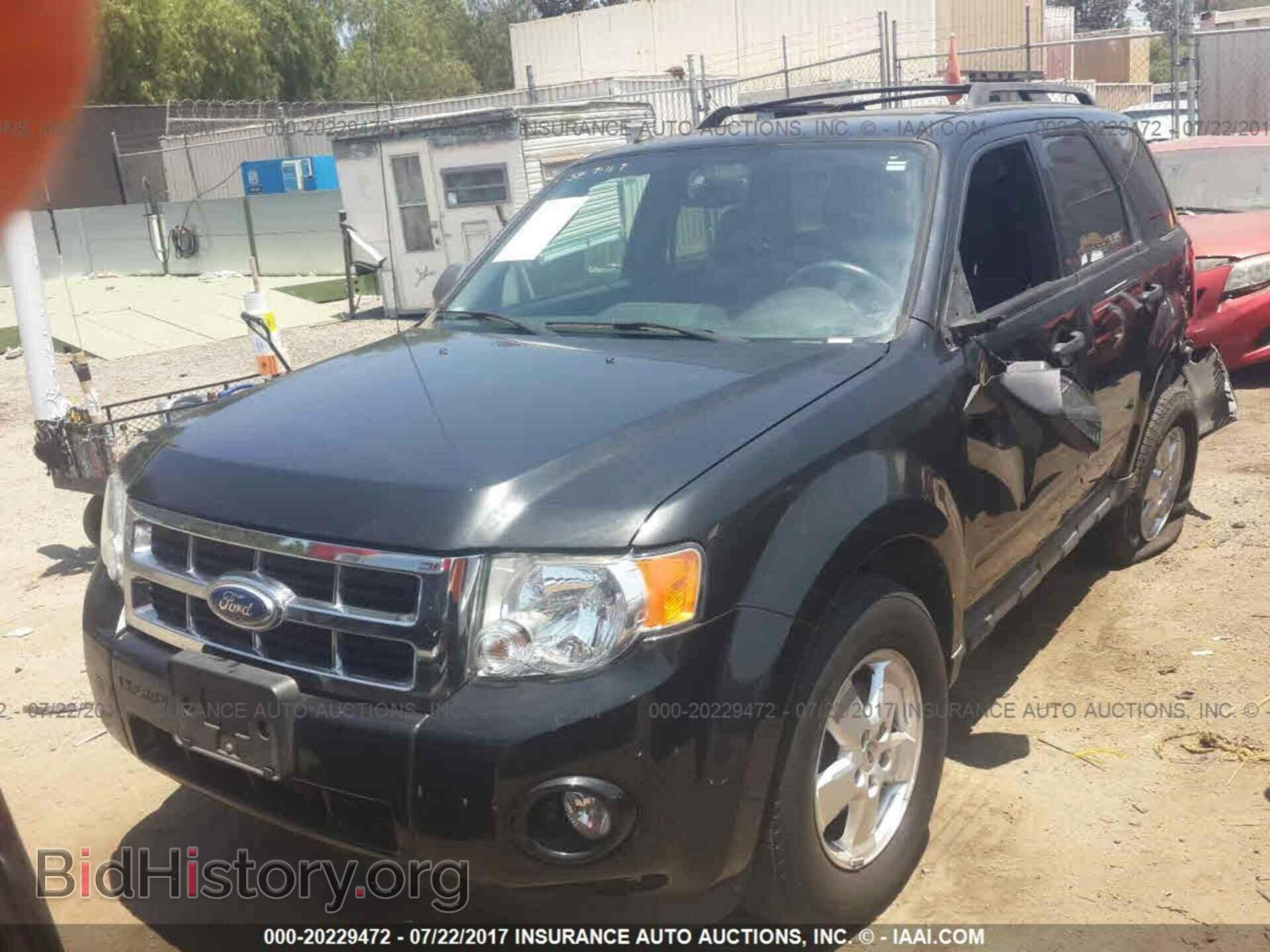2011 Ford Escape - VIN: 1FMCU0D73BKB73054 - Photo 2