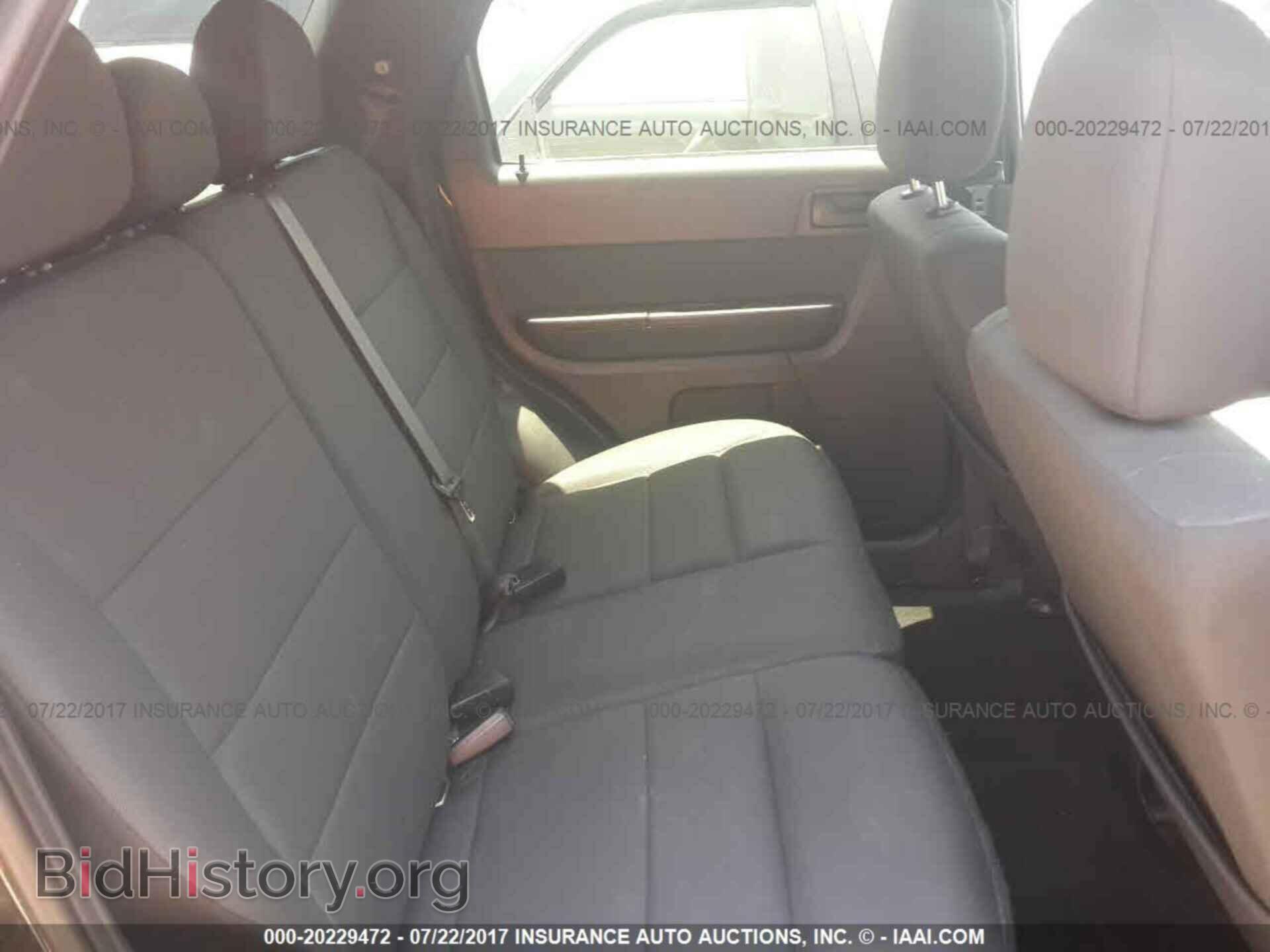 2011 Ford Escape - VIN: 1FMCU0D73BKB73054 - Photo 8