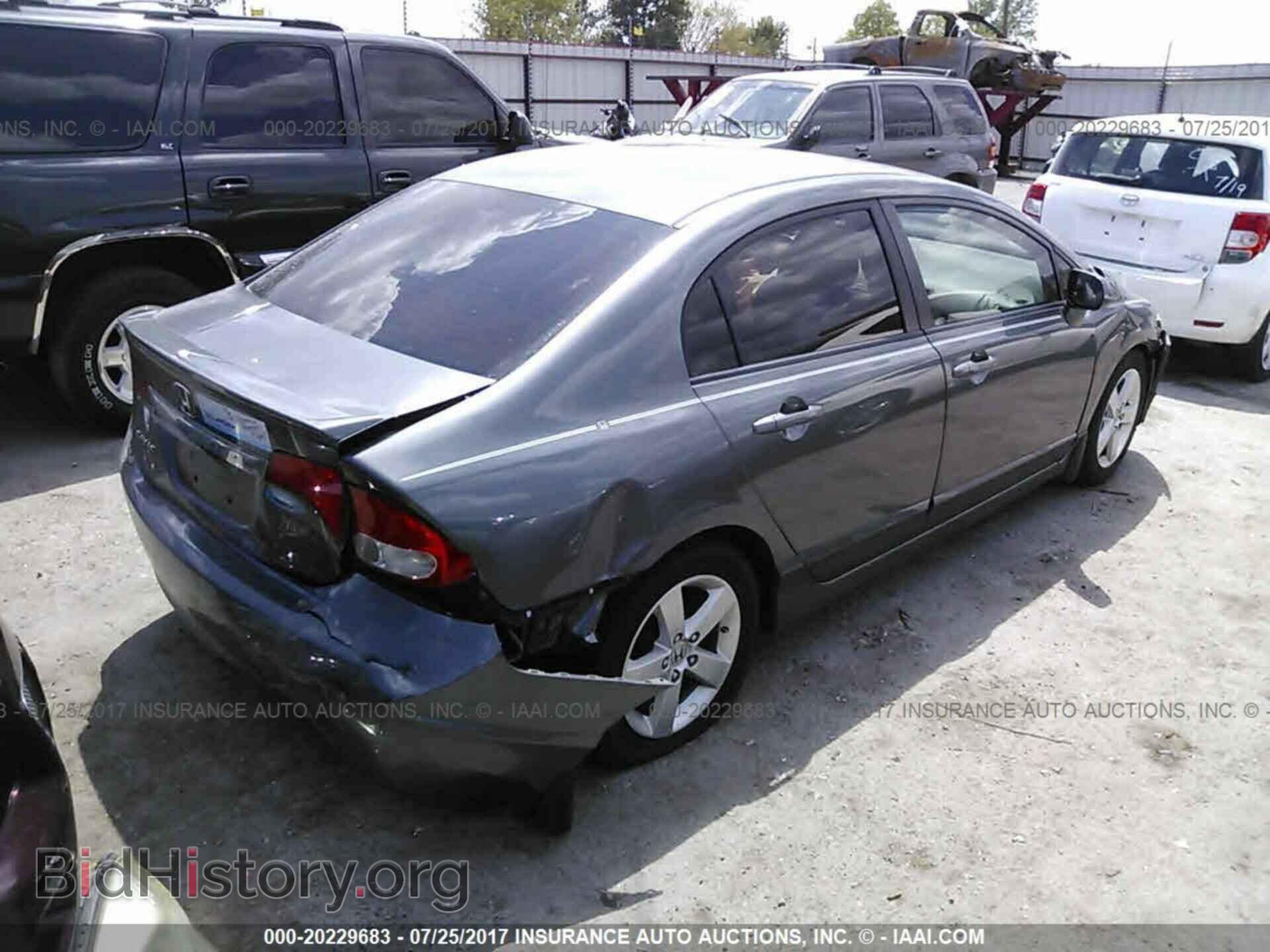 2011 Honda CIVIC (VIN 19XFA1F61BE037349) — фото 4 из 10