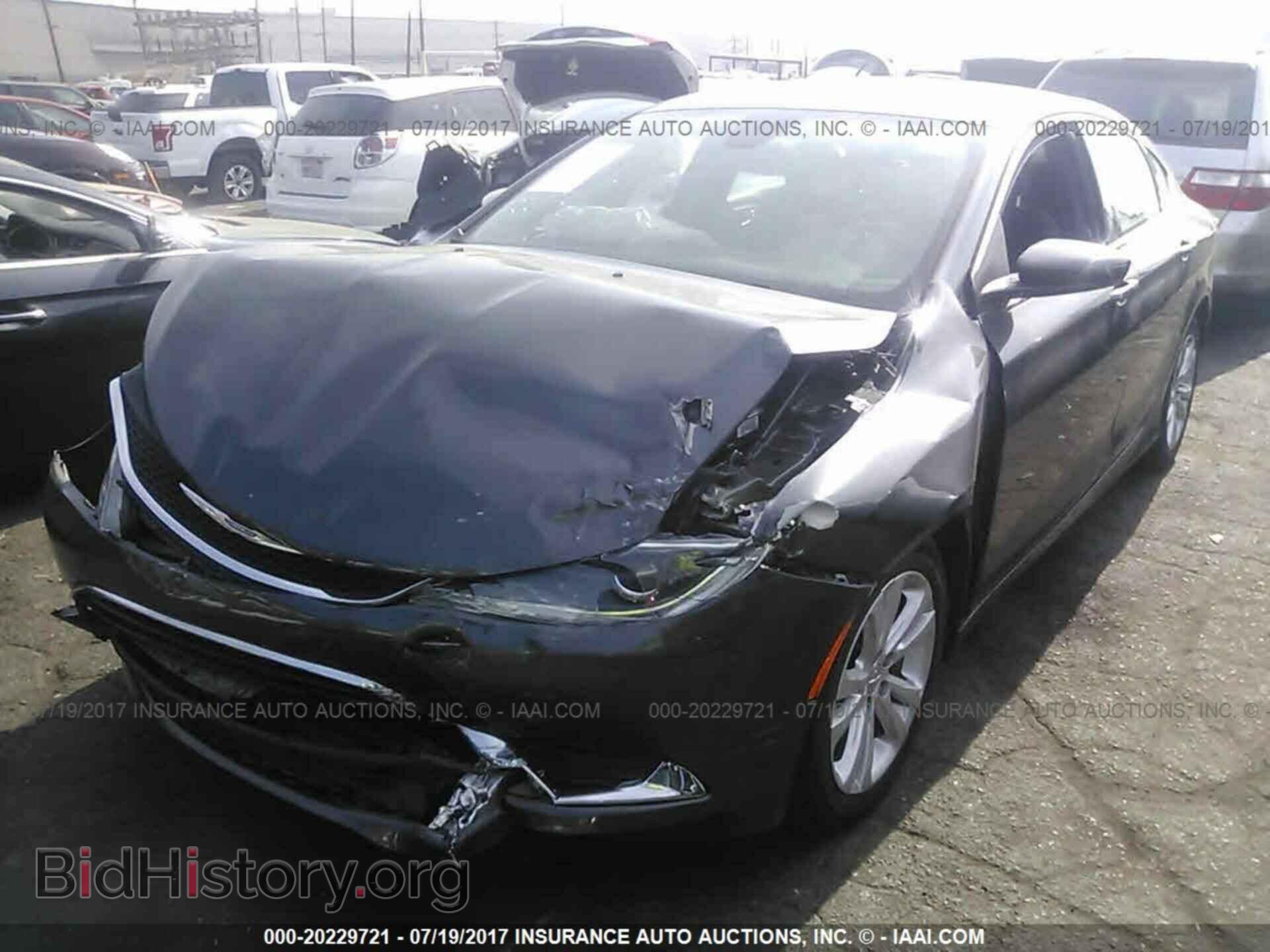 2015 Chrysler 200 - VIN: 1C3CCCAB7FN691615 - Photo 2