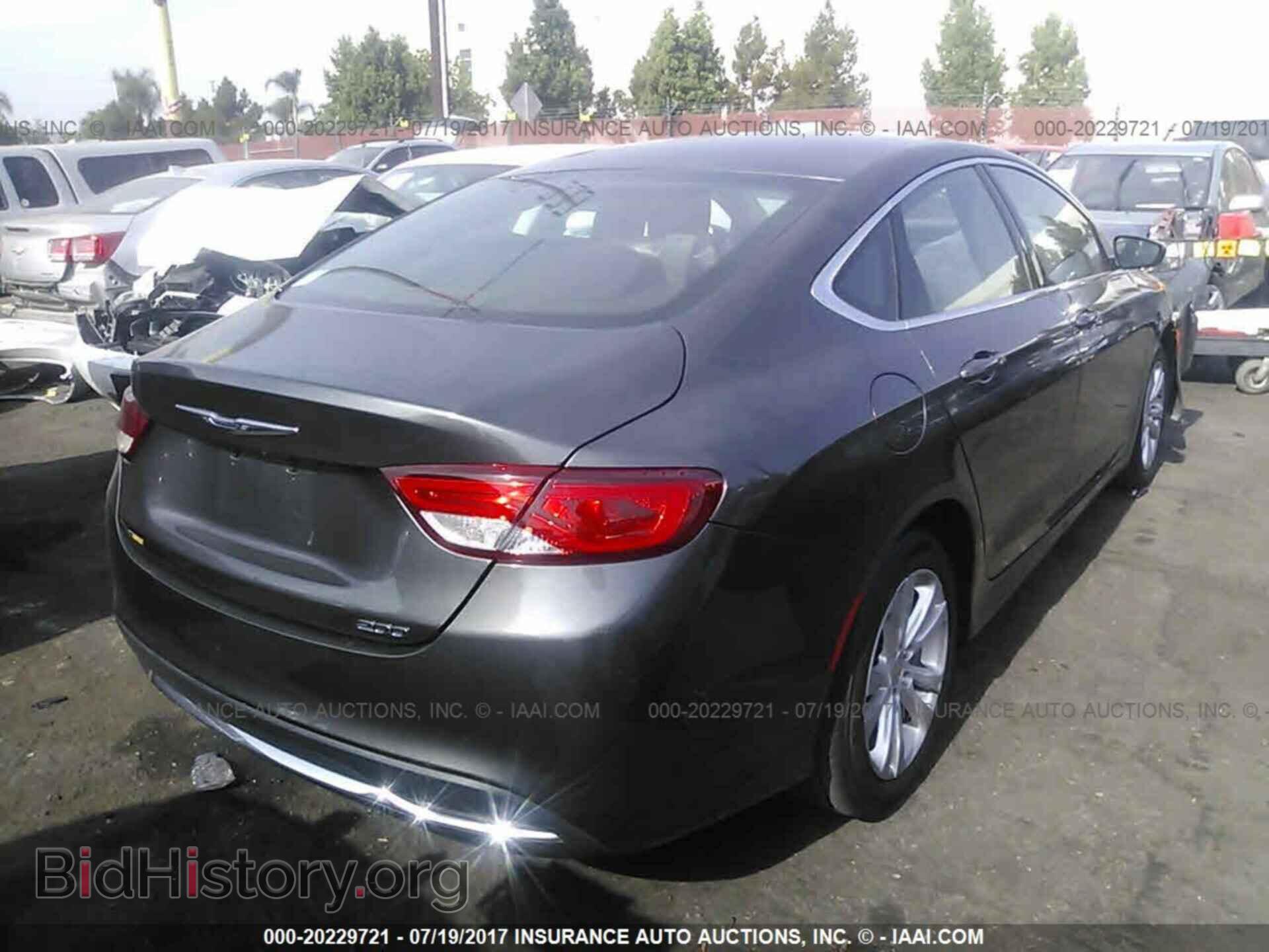 2015 Chrysler 200 - VIN: 1C3CCCAB7FN691615 - Photo 4