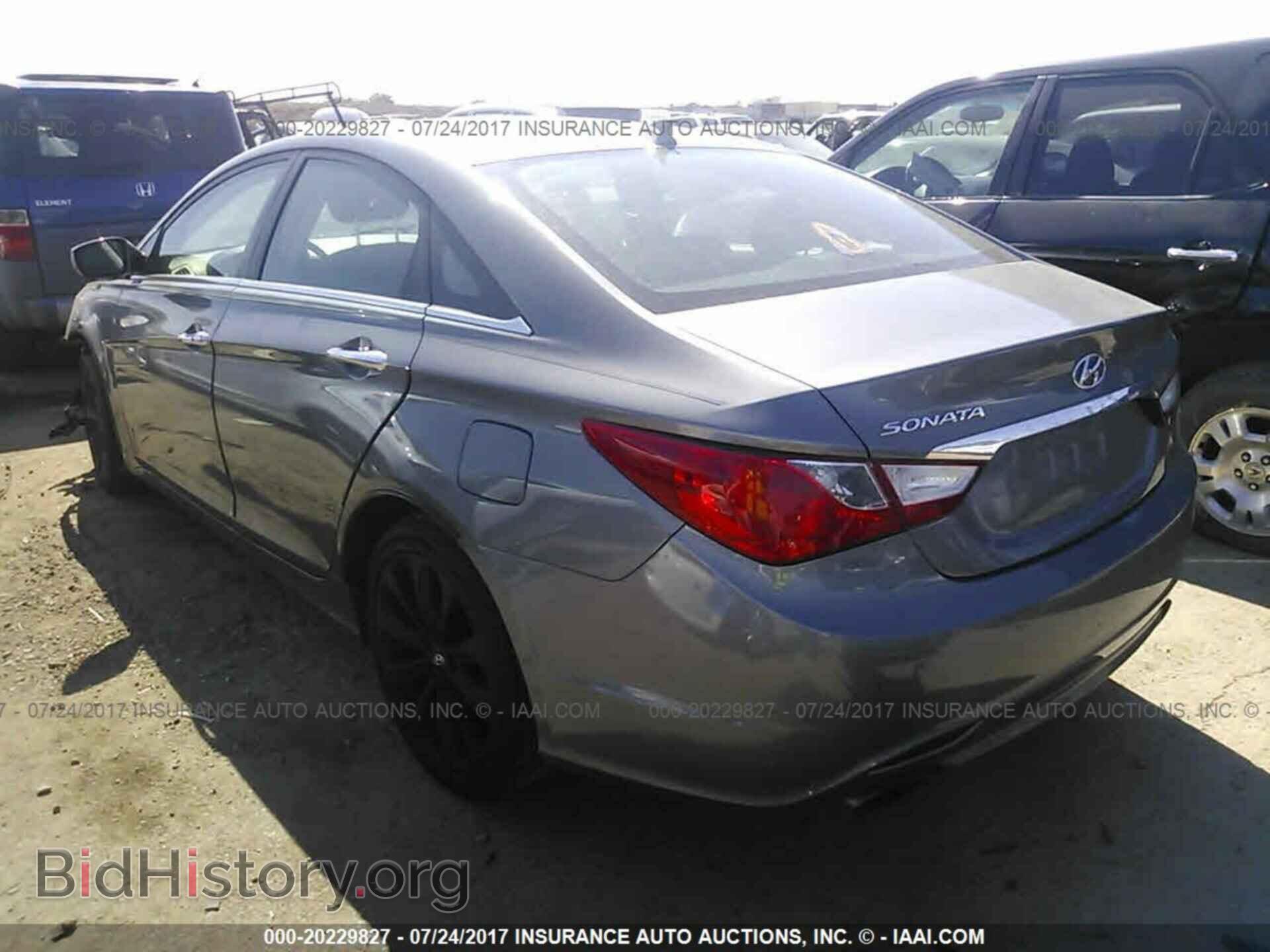 2012 Hyundai Sonata - VIN: 5NPEC4AC2CH312776 - Photo 3