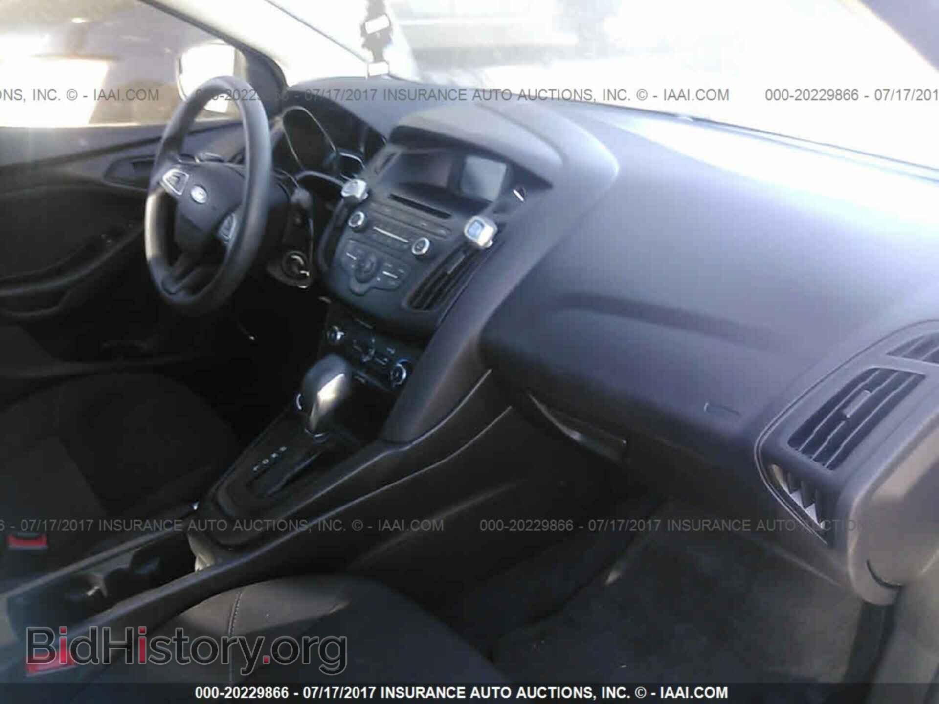 2015 Ford Focus - VIN: 1FADP3E21FL374803 - Photo 5