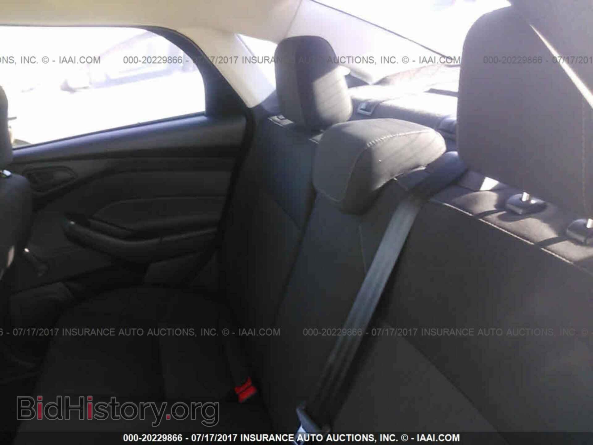2015 Ford Focus - VIN: 1FADP3E21FL374803 - Photo 8