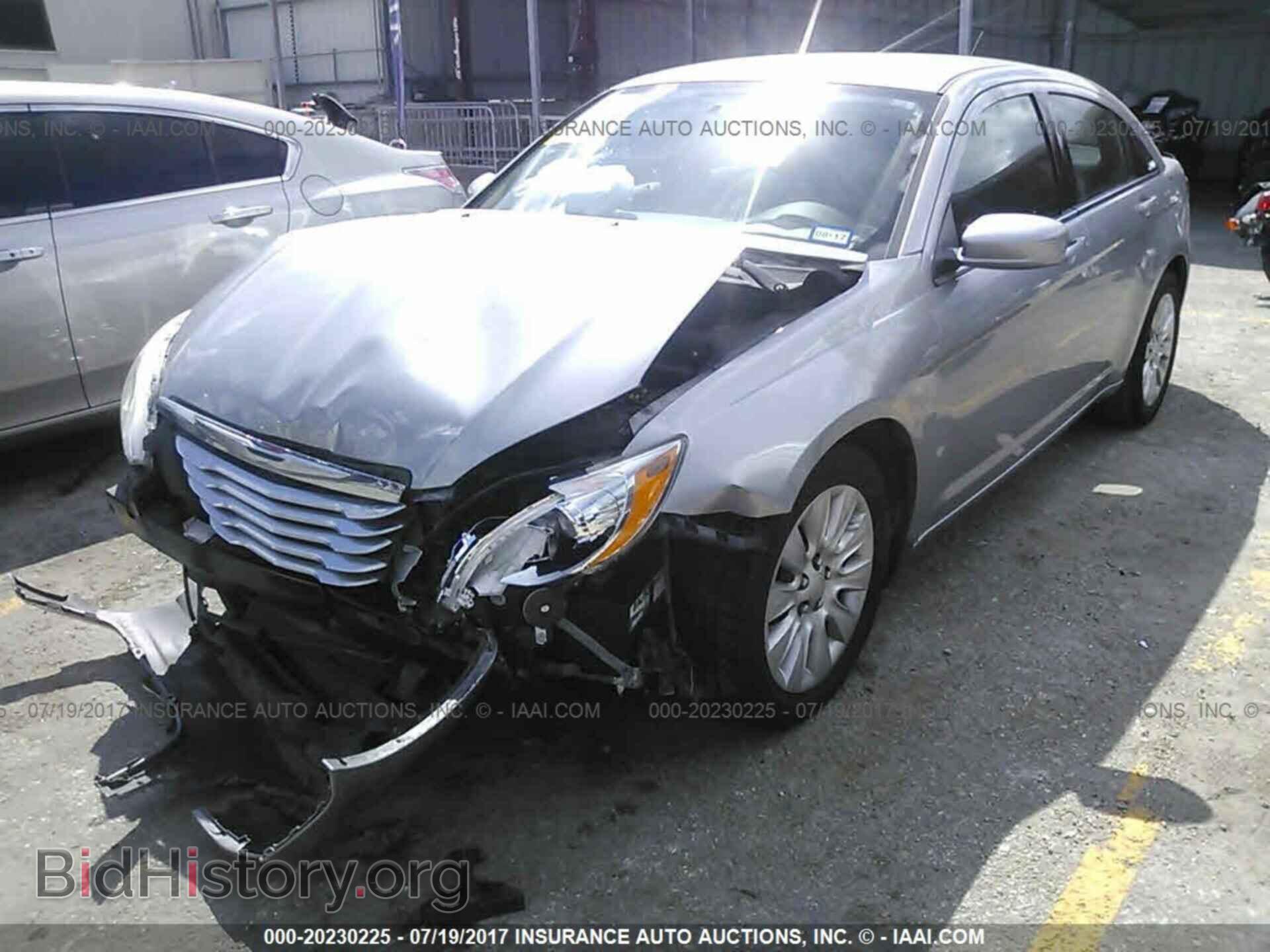 2013 Chrysler 200 - VIN: 1C3CCBAB2DN568862 - Photo 2