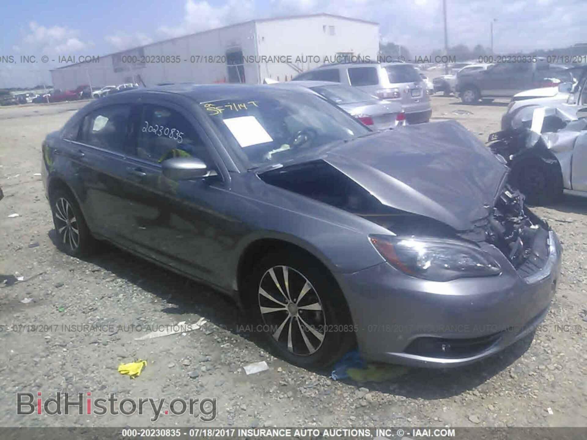 Photo 1C3CCBCG5DN523469 - Chrysler 200 2013