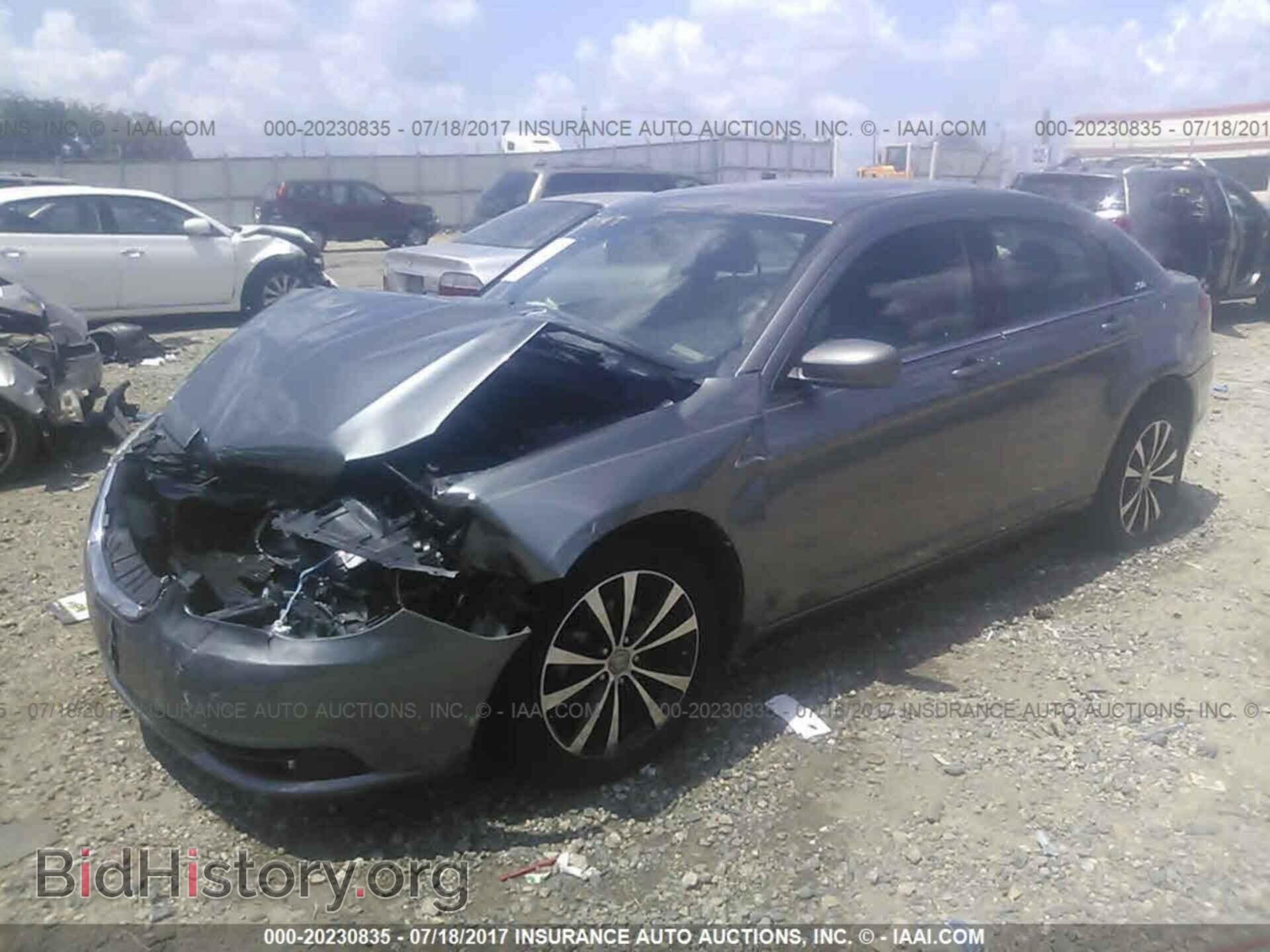 2013 Chrysler 200 - VIN: 1C3CCBCG5DN523469 - Photo 2