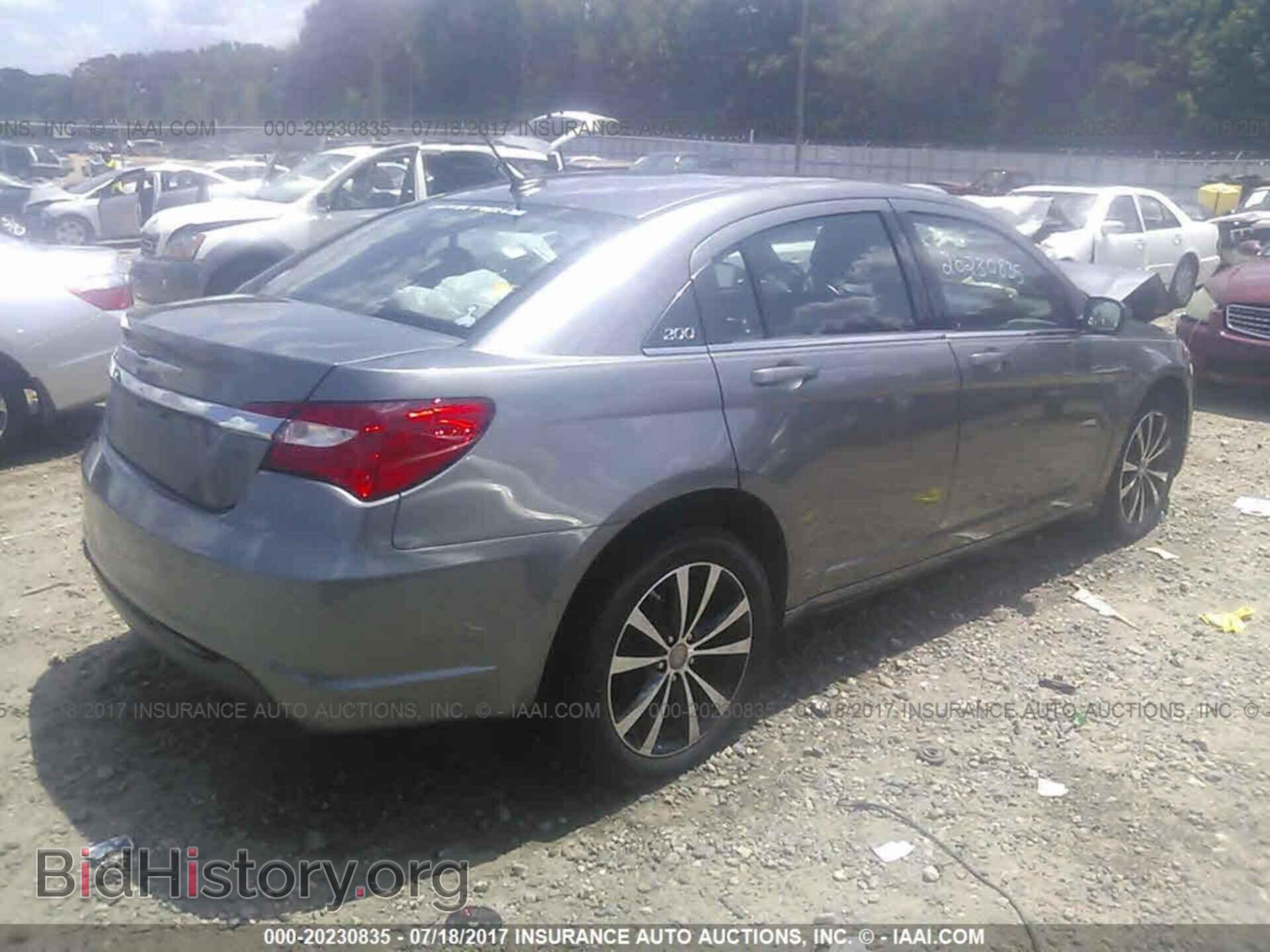 2013 Chrysler 200 - VIN: 1C3CCBCG5DN523469 - Photo 4