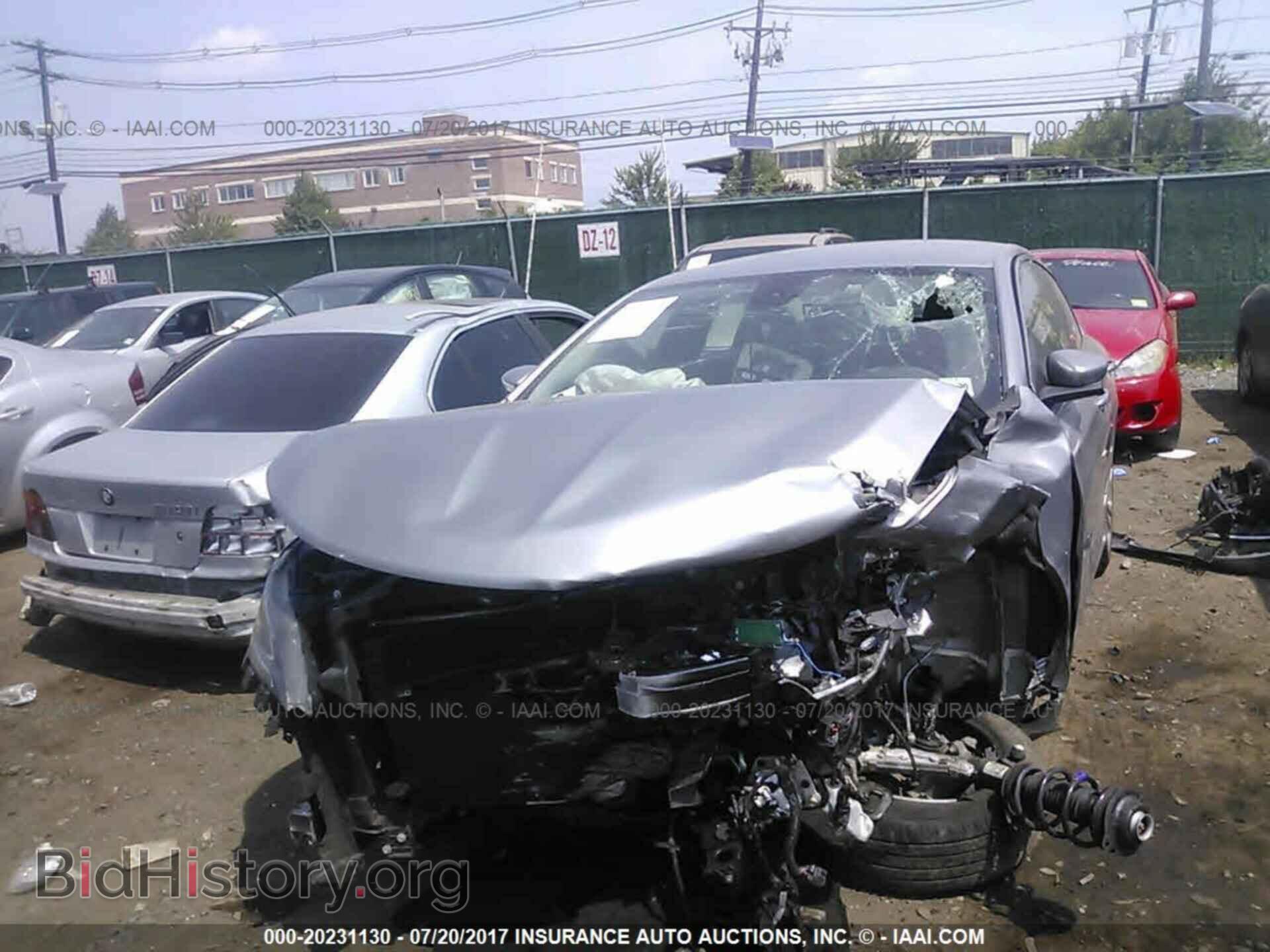 2015 Chrysler 200 - VIN: 1C3CCCABXFN741617 - Photo 2