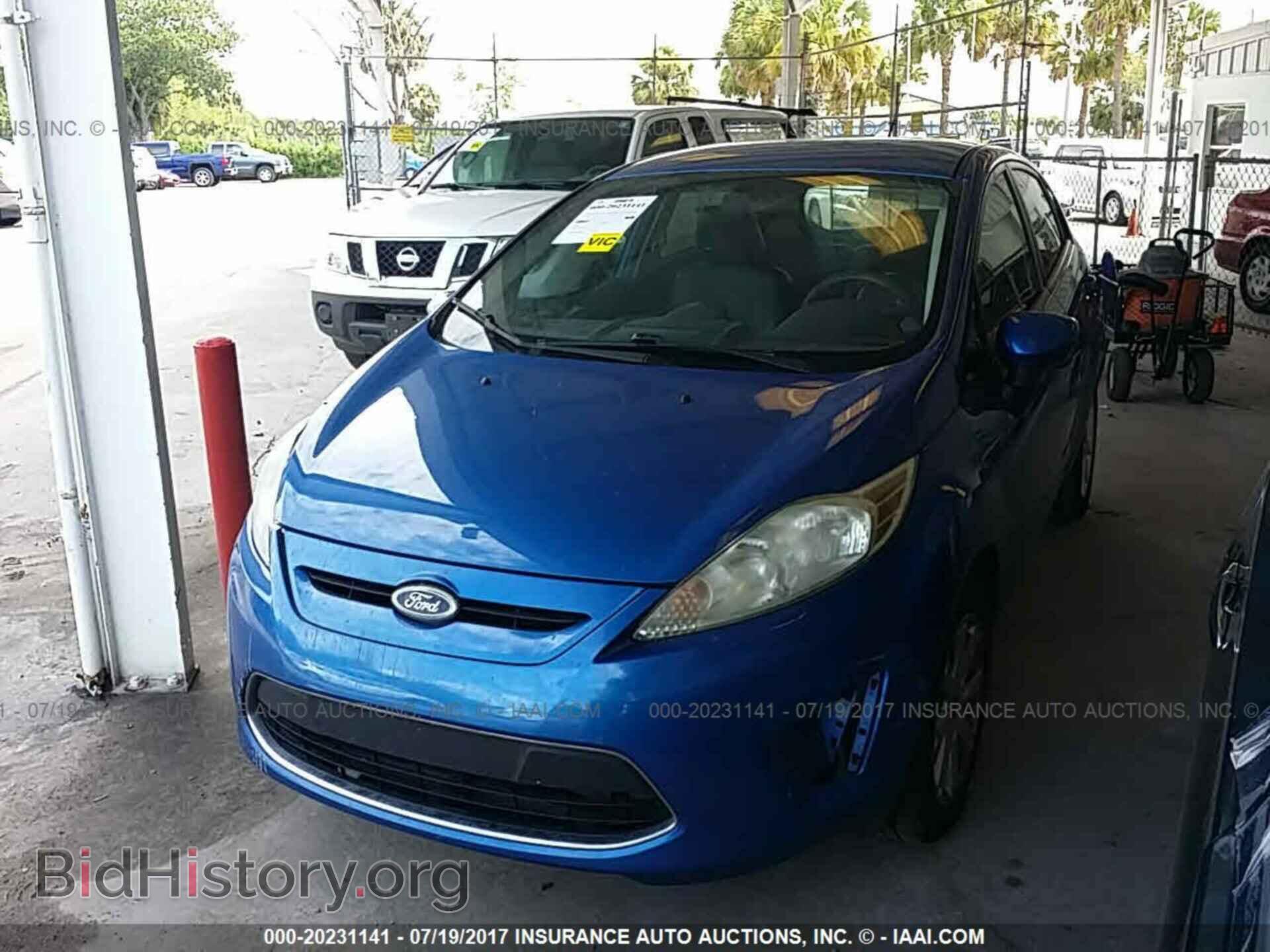 2011 Ford Fiesta - VIN: 3FADP4EJ4BM159521 - Фото 2