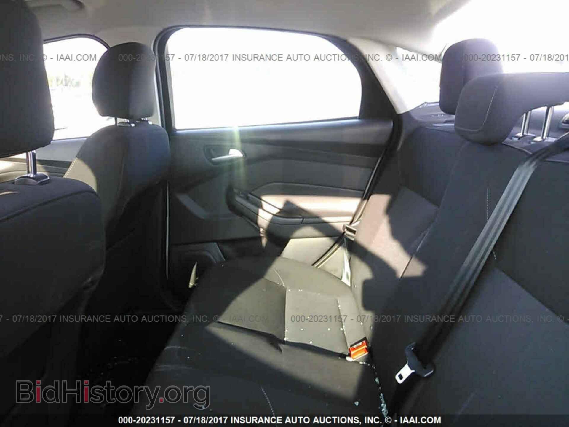 2015 Ford Focus - VIN: 1FADP3F26FL220005 - Photo 8