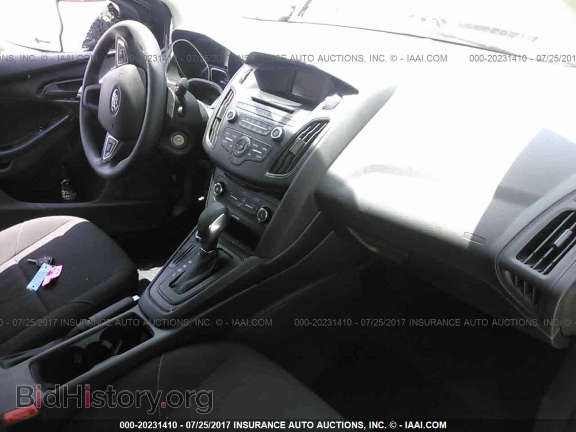 2017 Ford Focus - VIN: 1FADP3E27HL235570 - Photo 5